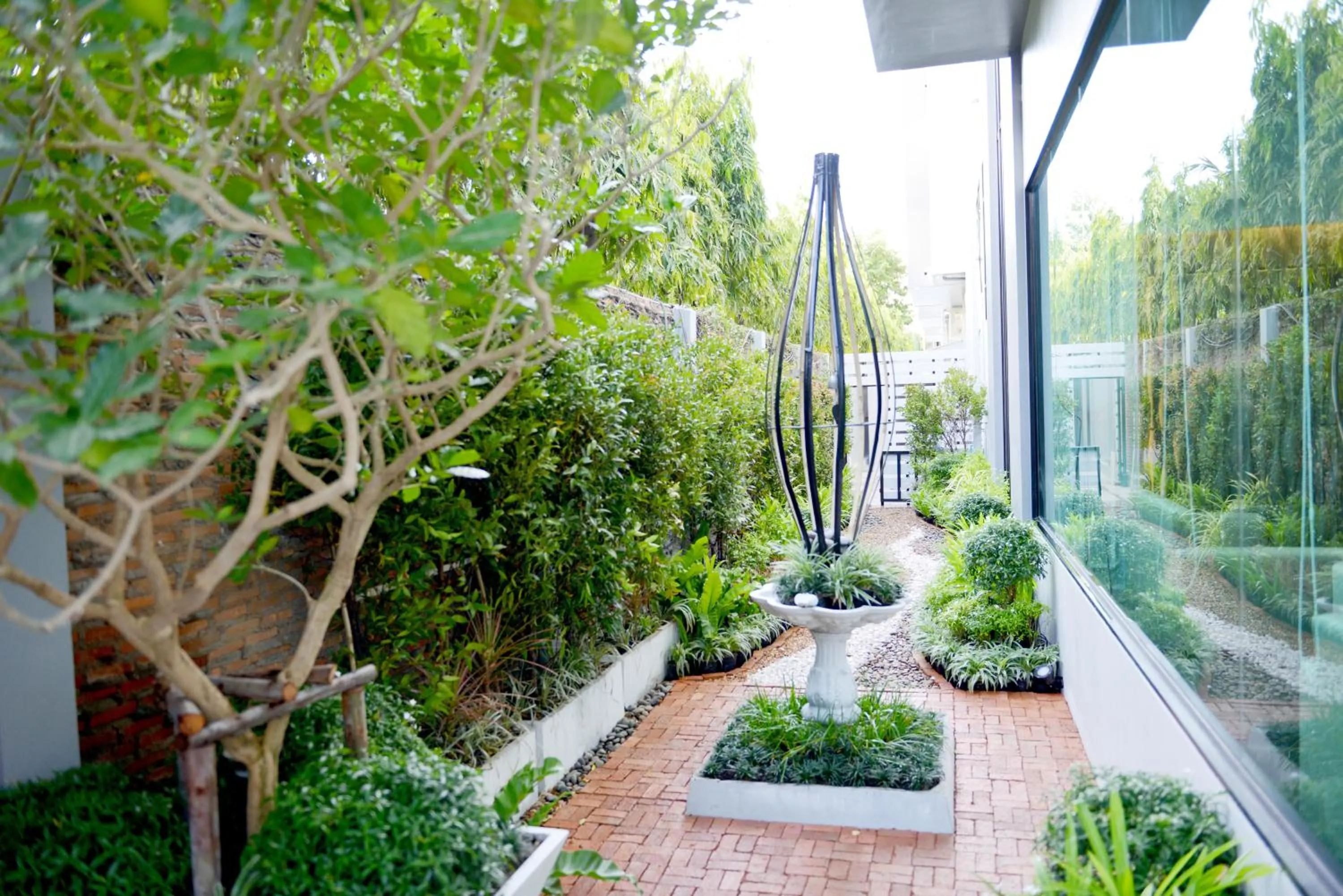 Garden in Picnic Hotel Bangkok - Rang Nam