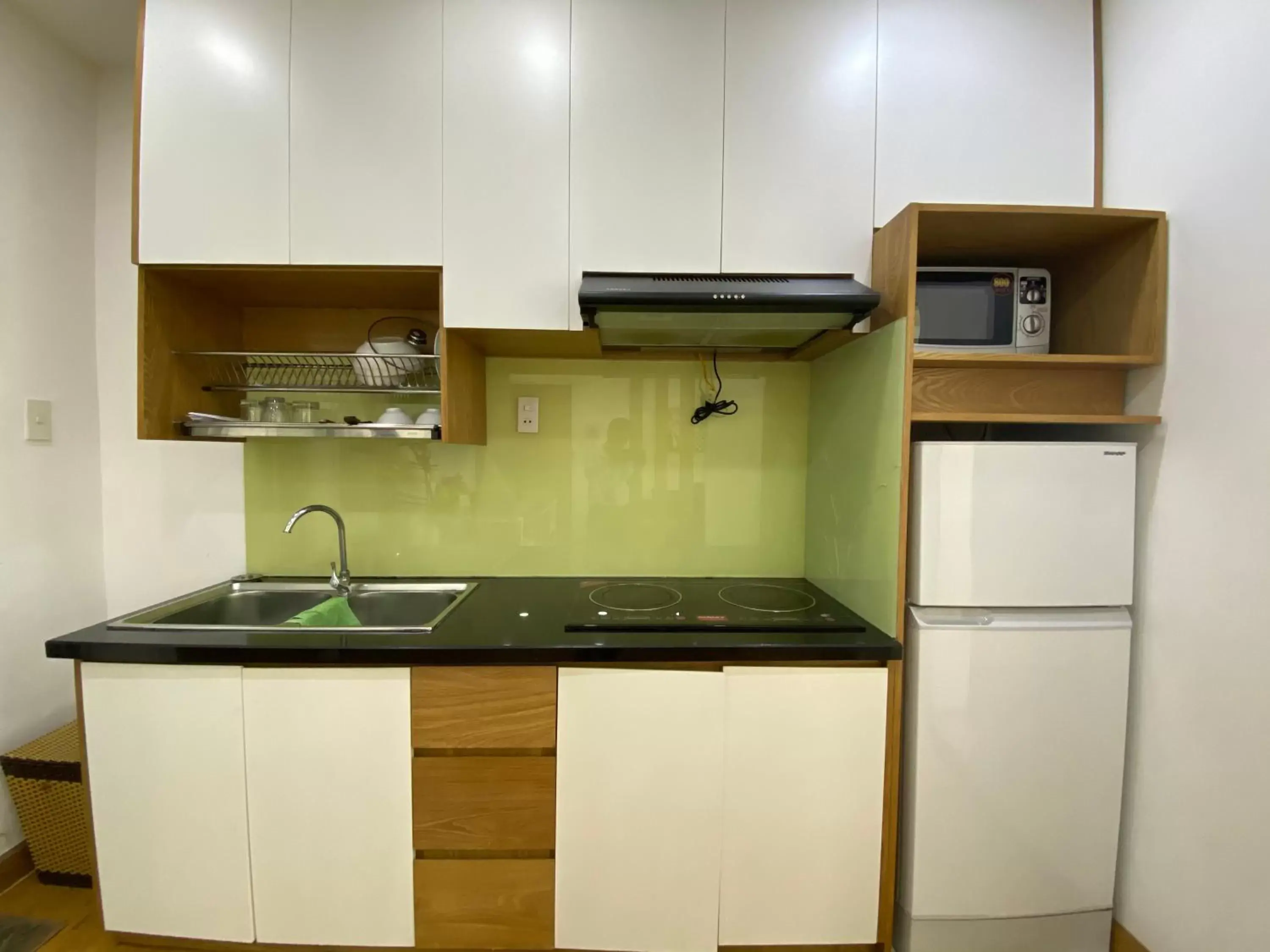 Kitchen or kitchenette, Kitchen/Kitchenette in Gold Ocean Apartment