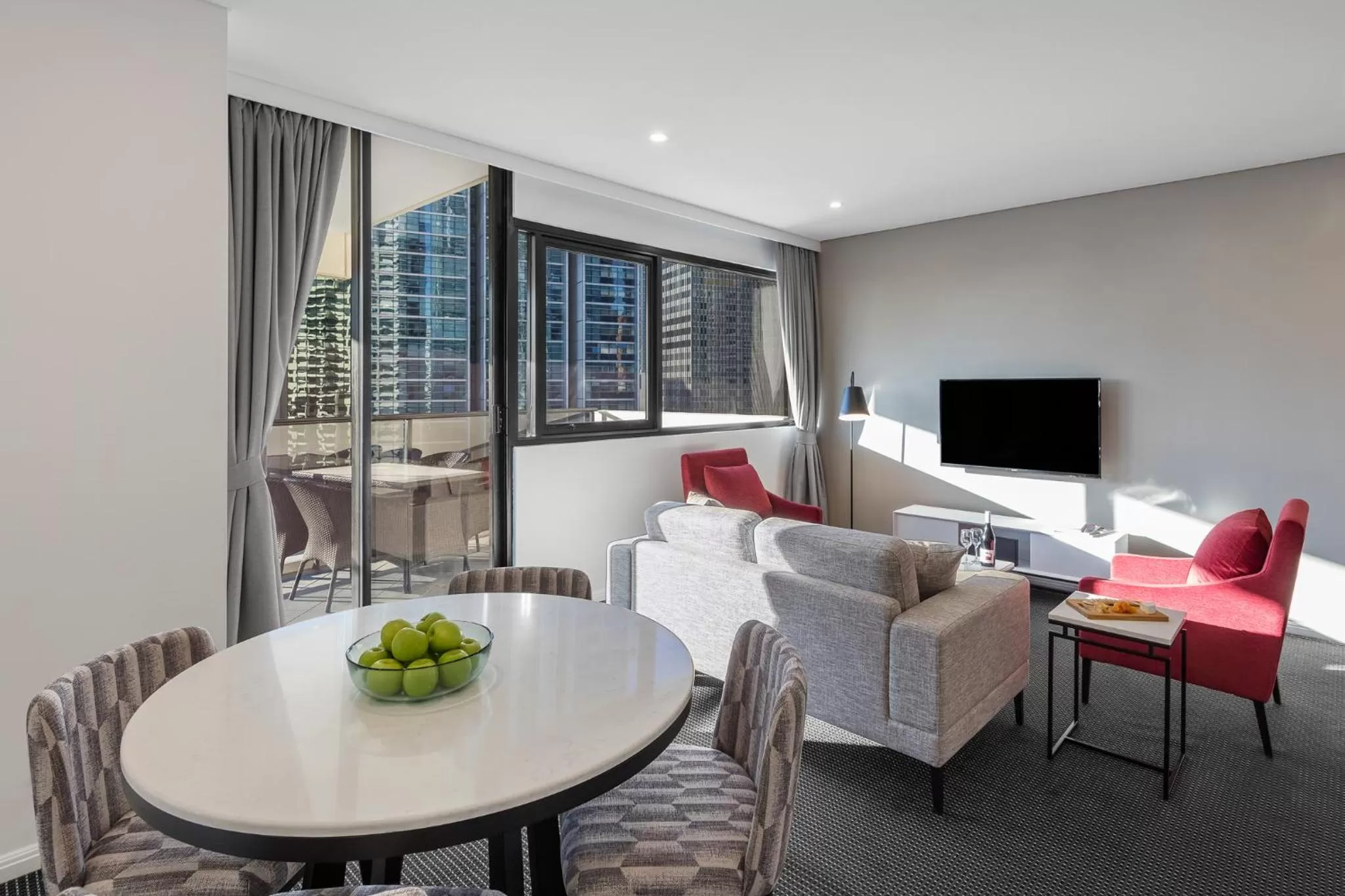 TV and multimedia in Meriton Suites Kent Street, Sydney