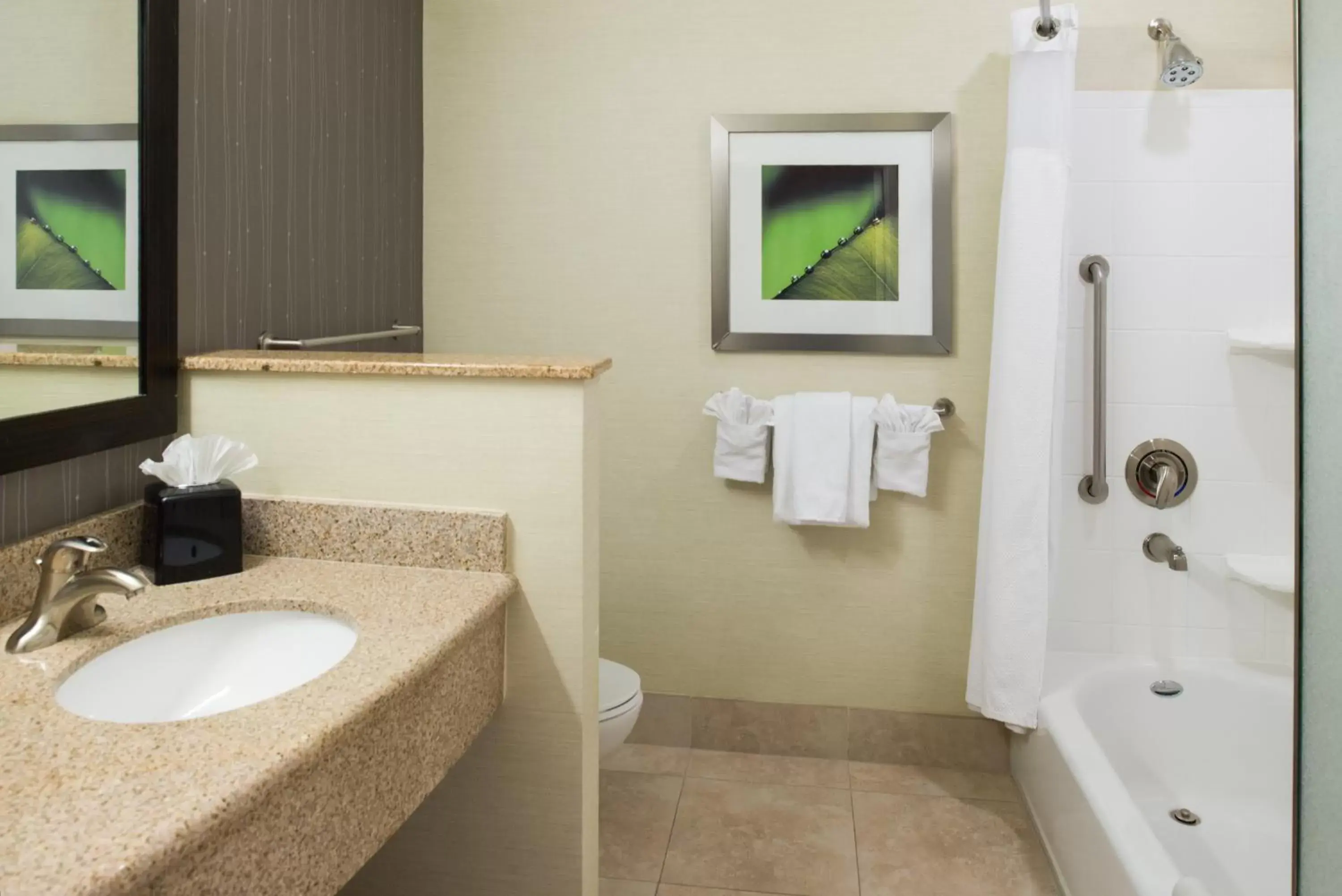 Bathroom in Courtyard by Marriott Victorville Hesperia