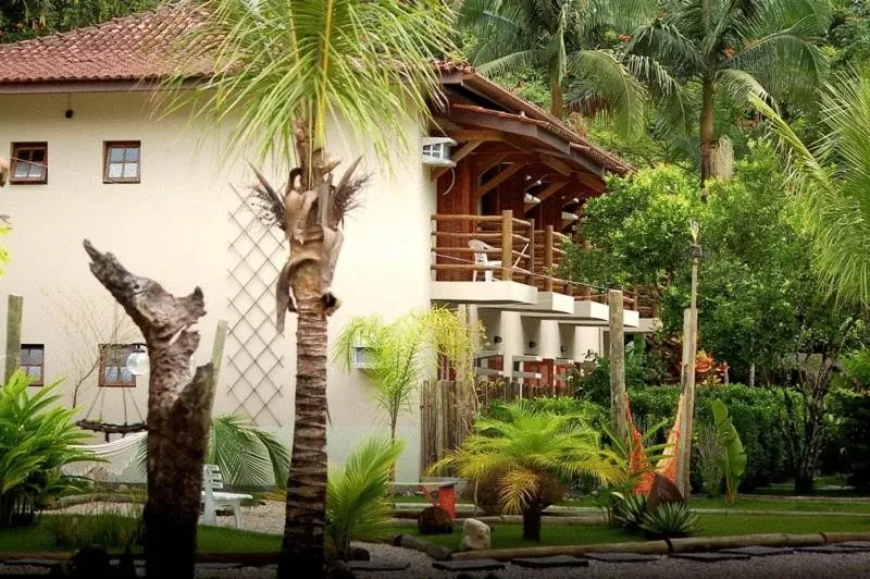 Property building in Pousada Praia de Itamambuca