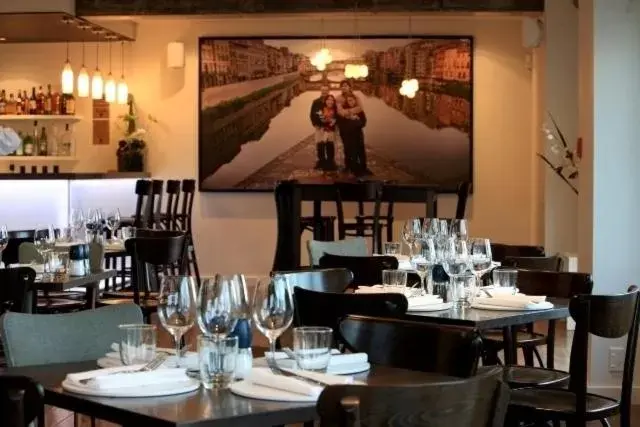 Restaurant/places to eat in The Crown Hotel Restaurant/places to eat in The Crown Hotel