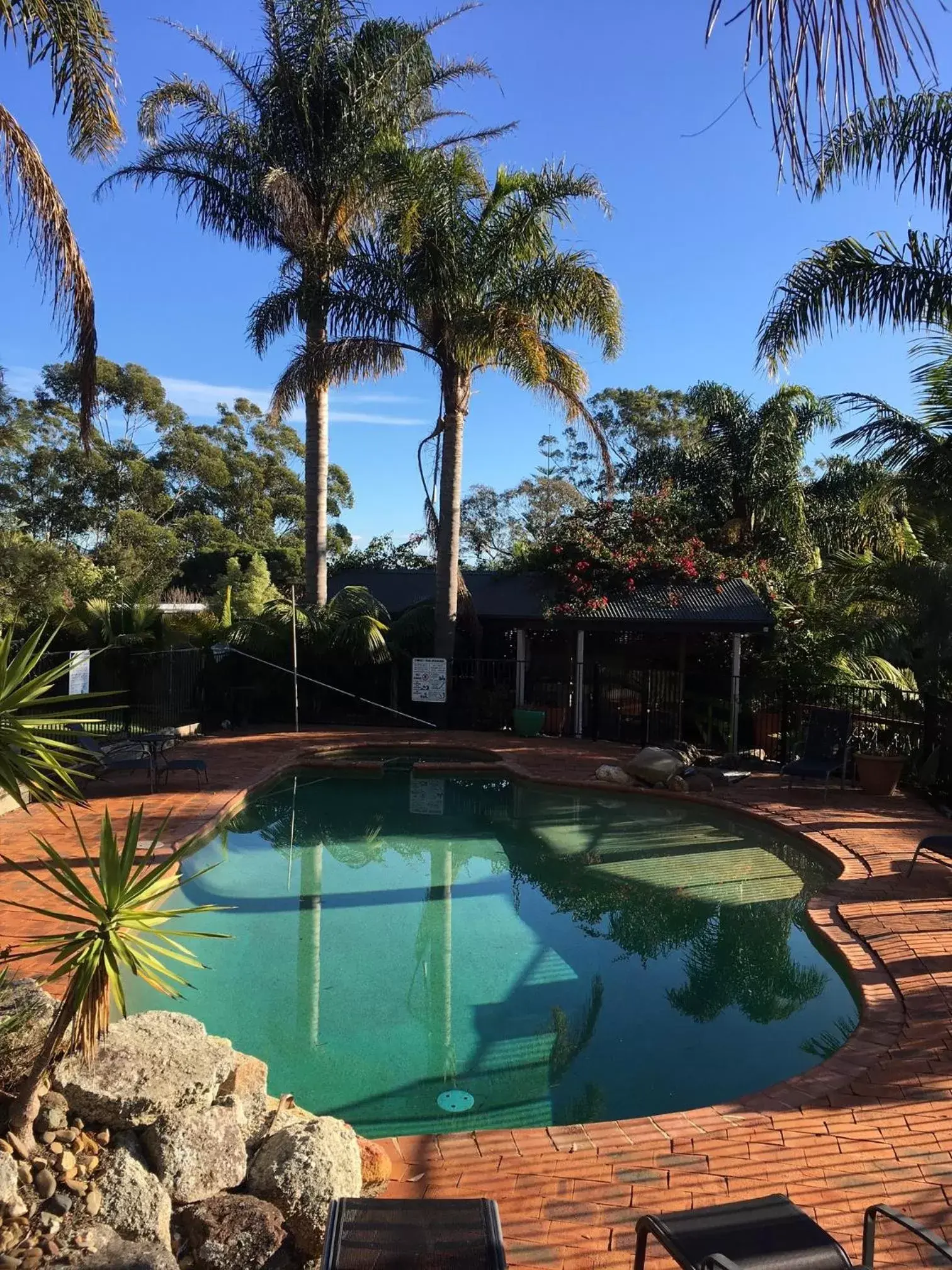 Pool view in Fairway Motor Inn Pool view in Fairway Motor Inn