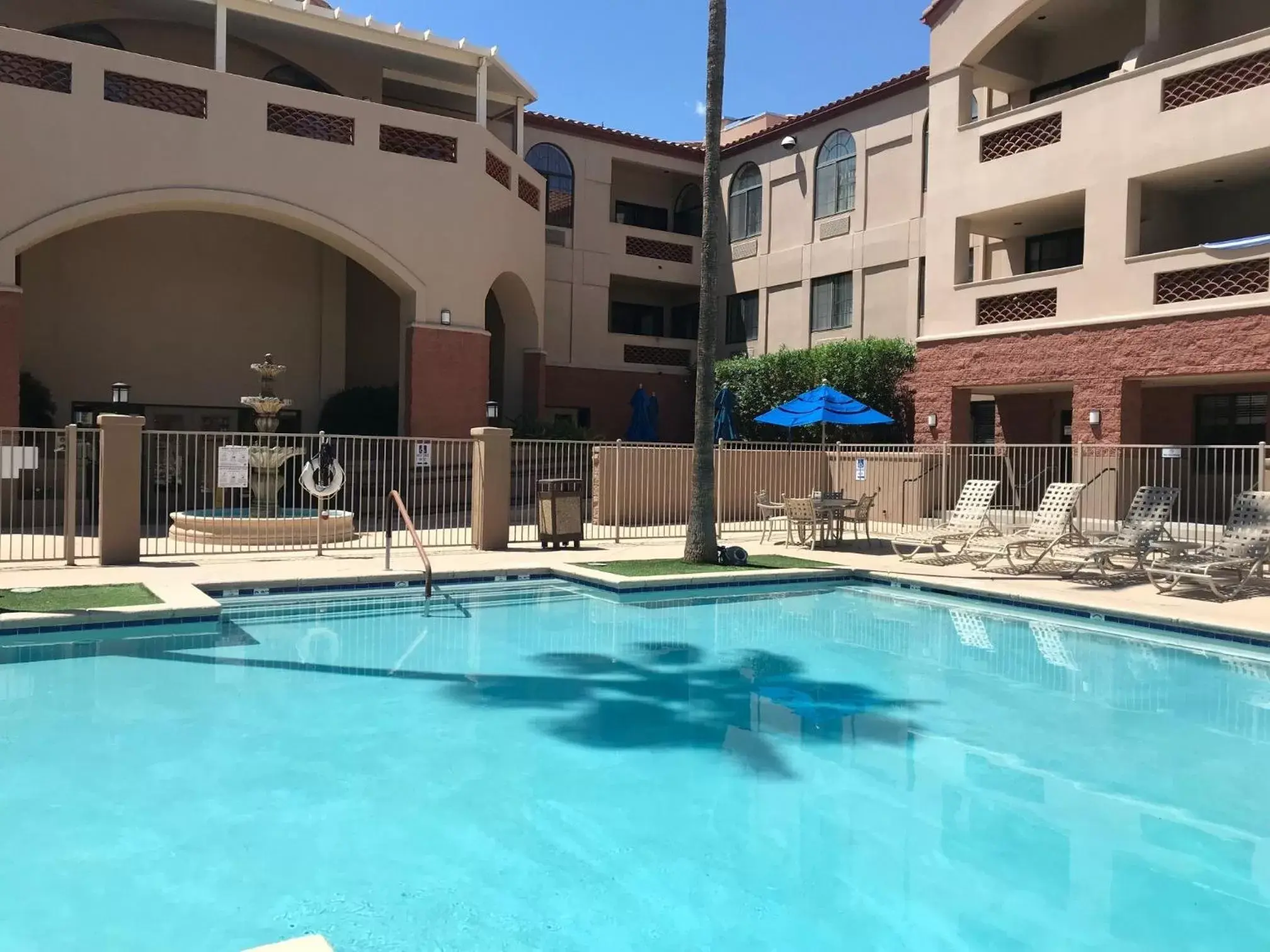 Swimming Pool in Varsity Clubs of America - Tucson