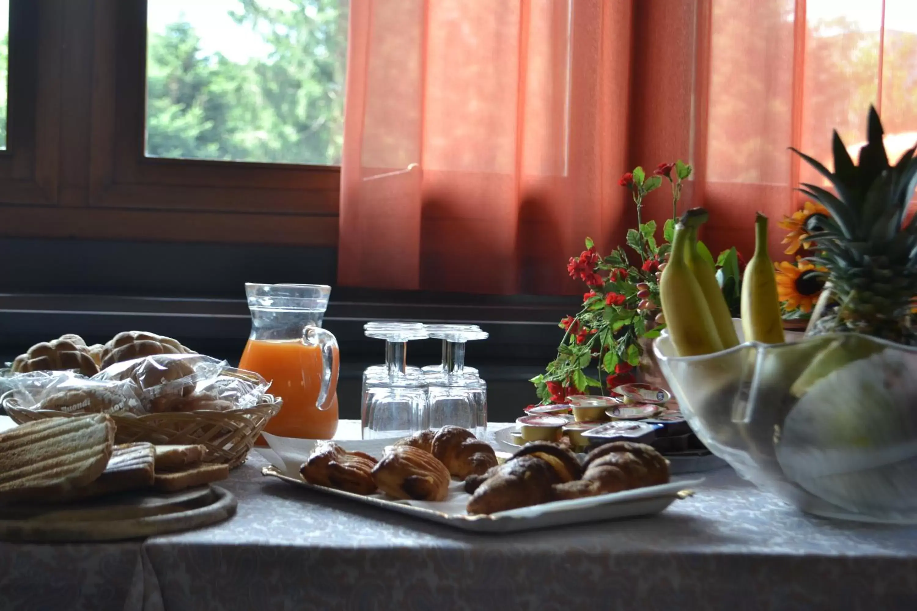 Buffet breakfast in Hotel Aurora