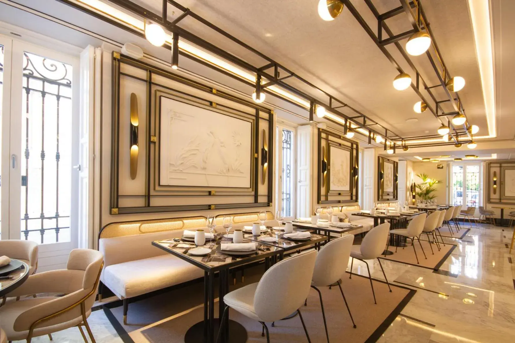 Restaurant/places to eat in MYR Palacio Vallier Restaurant/places to eat in MYR Palacio Vallier