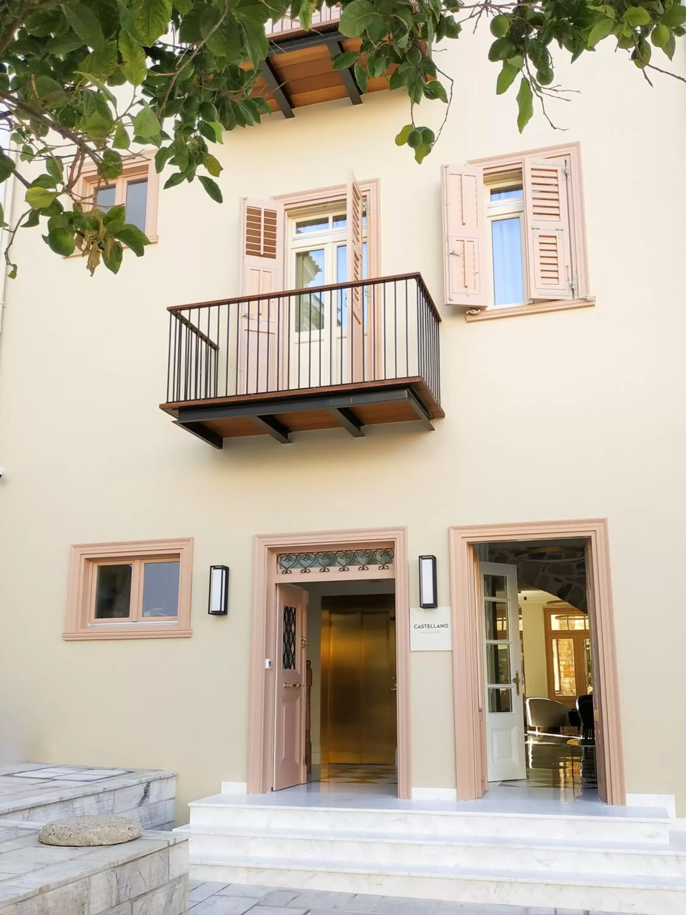 Property Building in Castellano Hotel & Suites