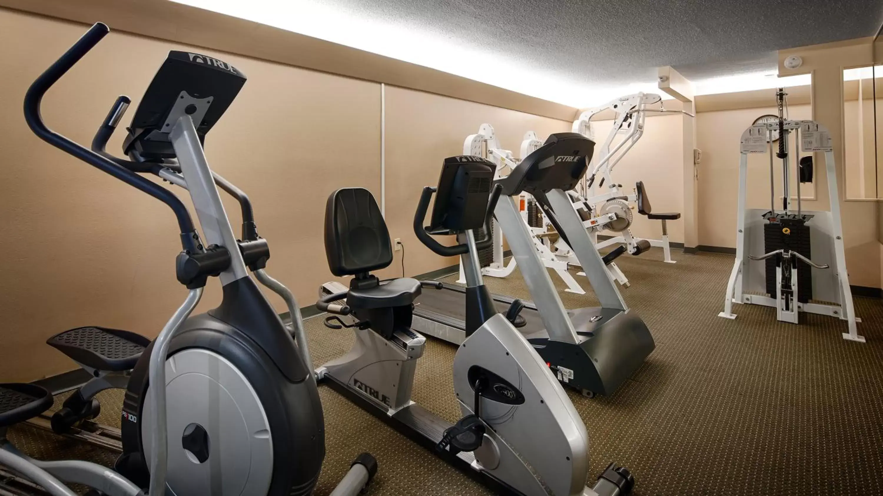 Fitness centre/facilities, Fitness Center/Facilities in Best Western Navarre Waterfront