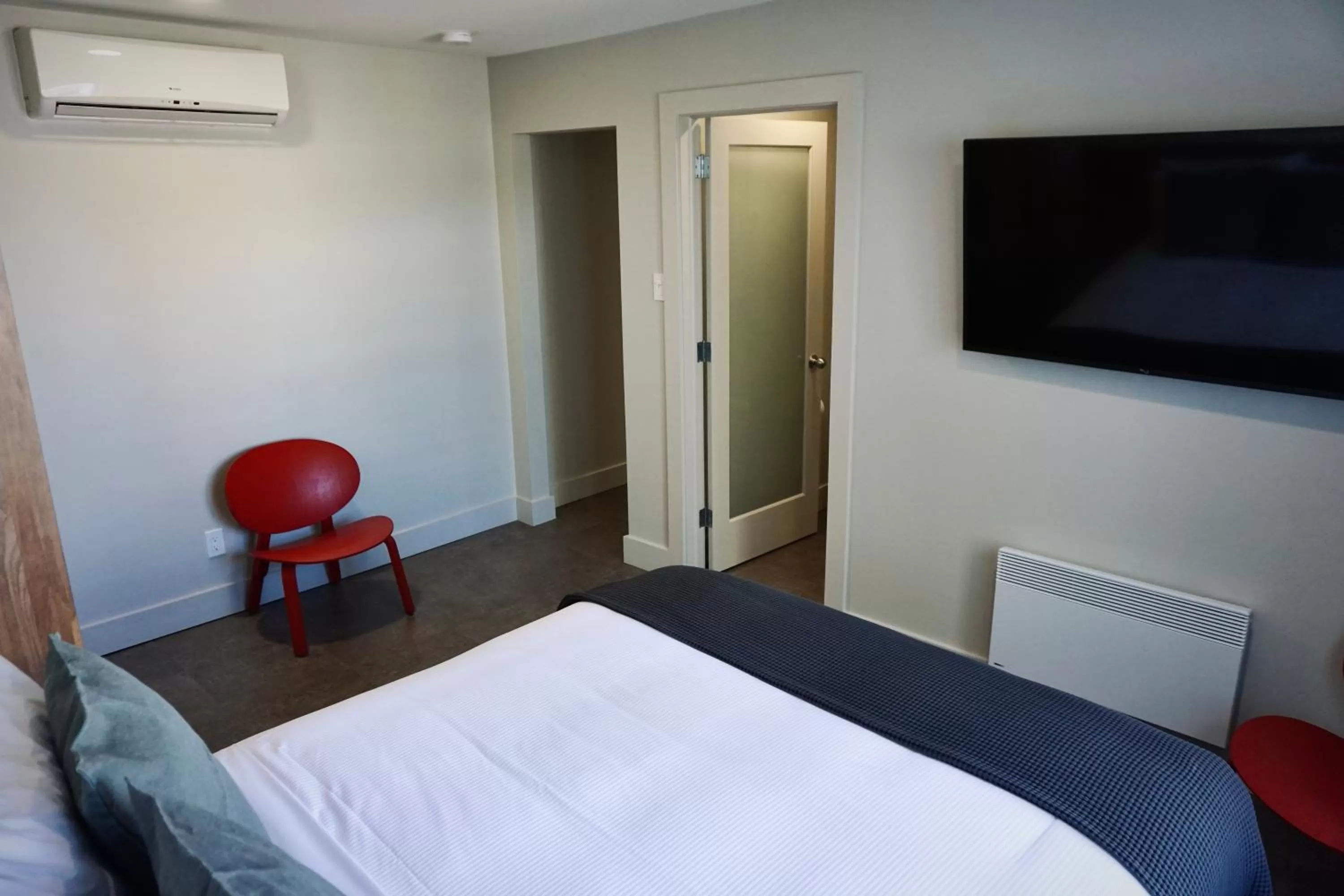 Bed in Morel Executive Suites