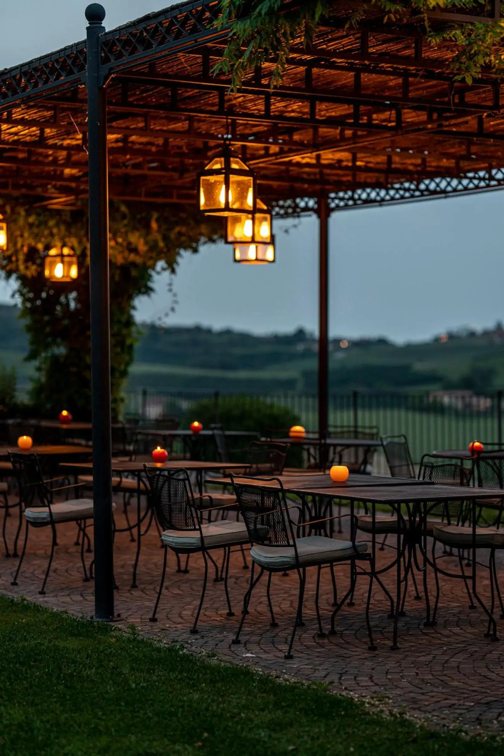 Patio in Spinerola Hotel in Cascina & Restaurant Uvaspina