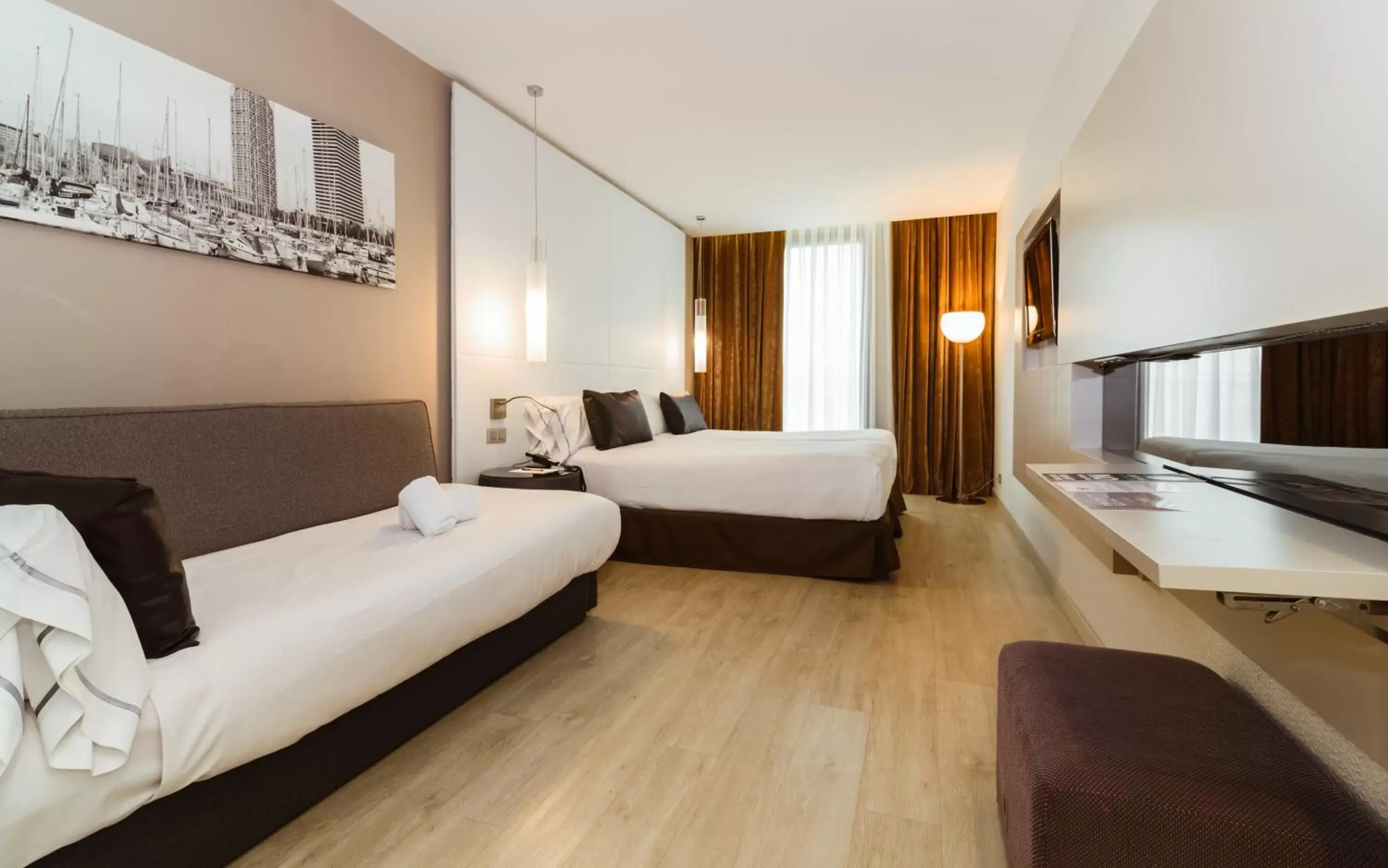 TV and multimedia, Bed in Grums Hotel & Spa