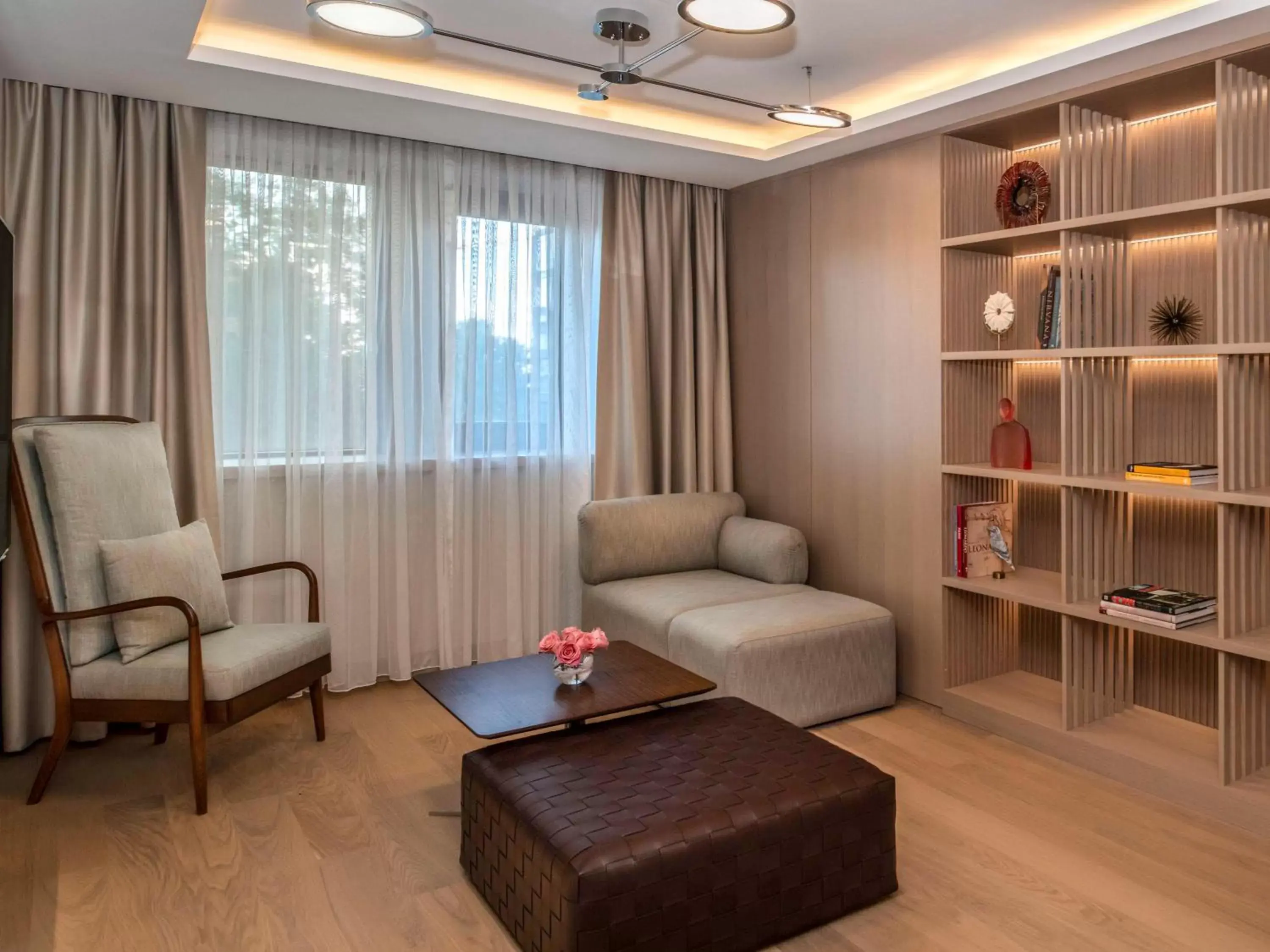 Bedroom, Seating Area in Mövenpick Hotel Istanbul Bosphorus