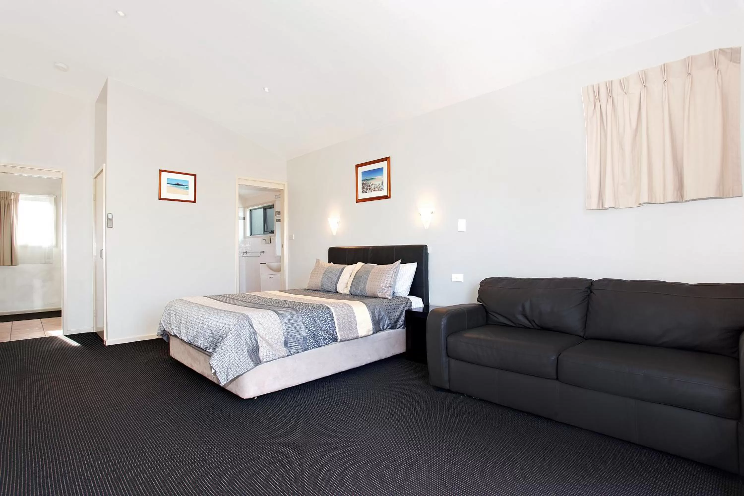 Deluxe Suite in Travellers Motor Village