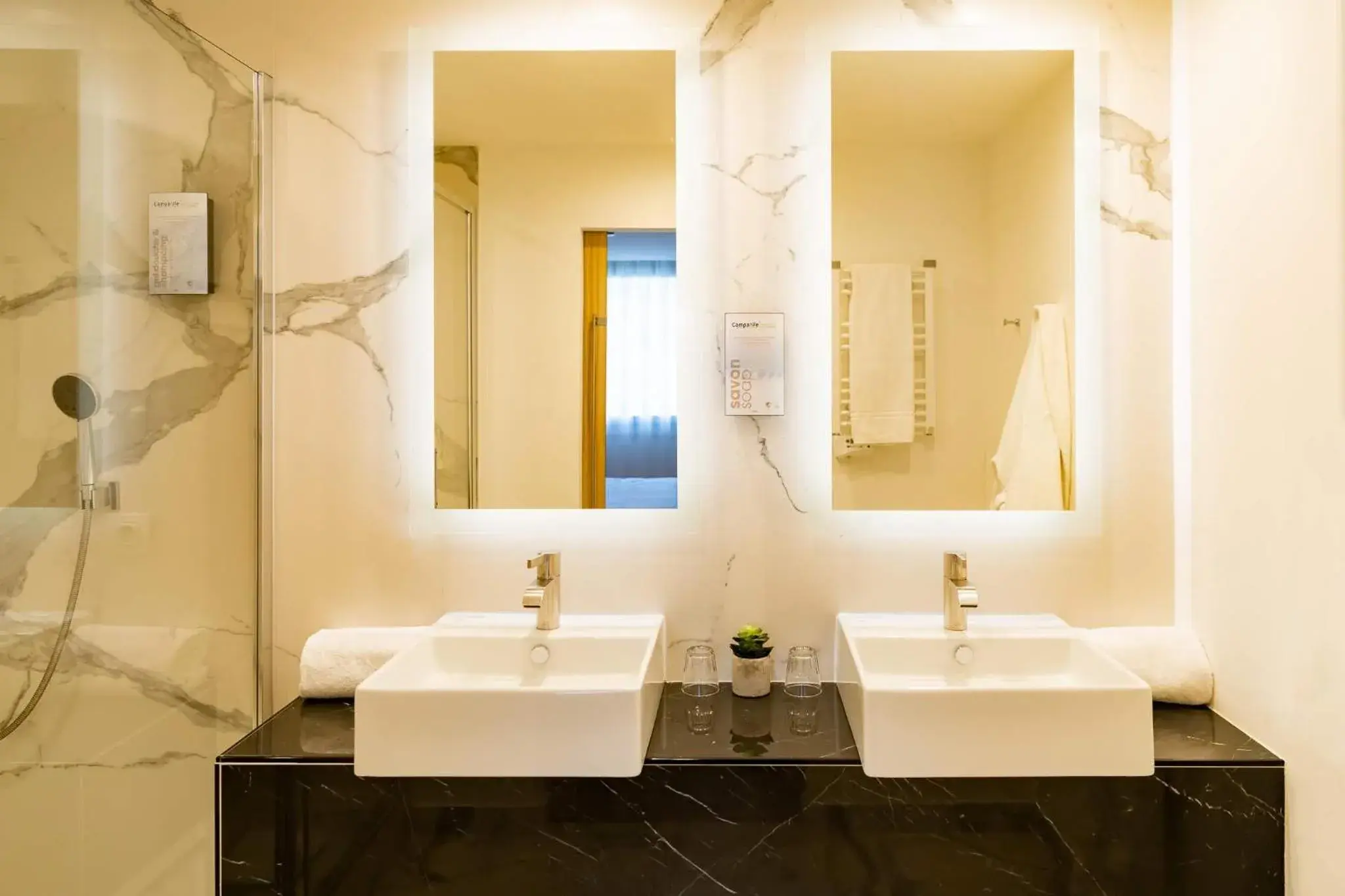 Shower, Bathroom in Campanile Paris Ouest - Pont De Suresnes
