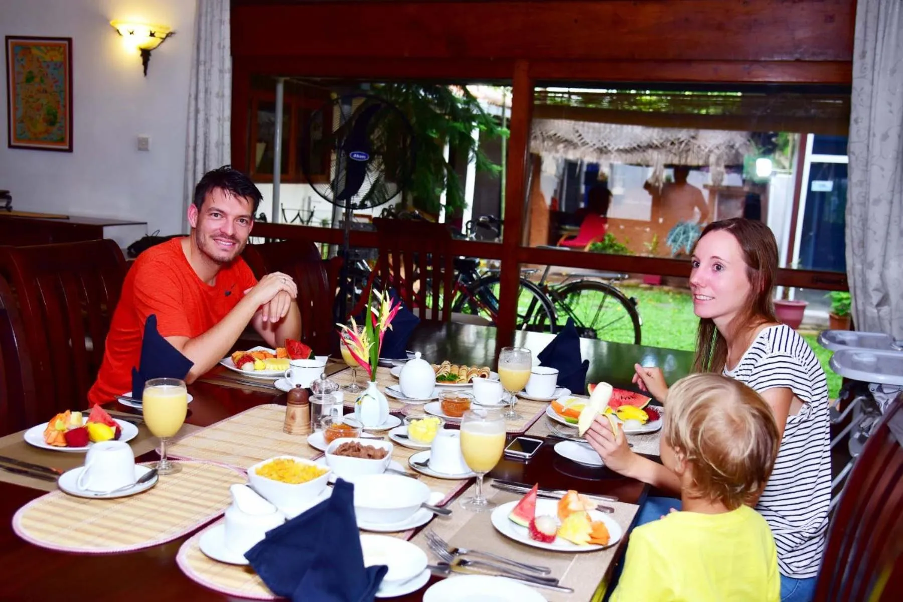 Restaurant/places to eat in Colombo Villa