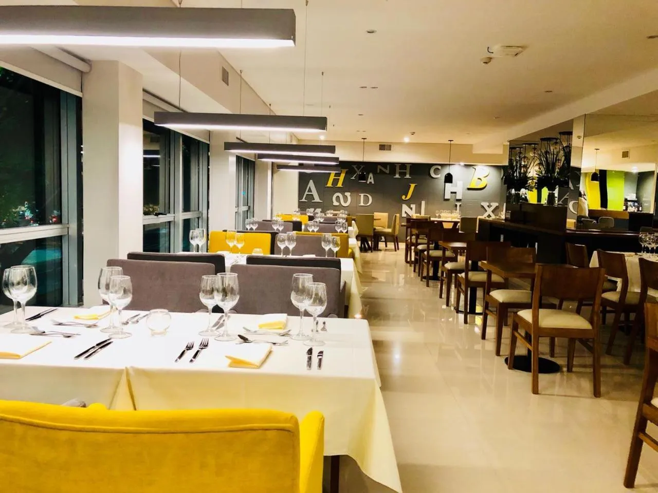 Restaurant/places to eat in Howard Johnson Plaza Buenos Aires