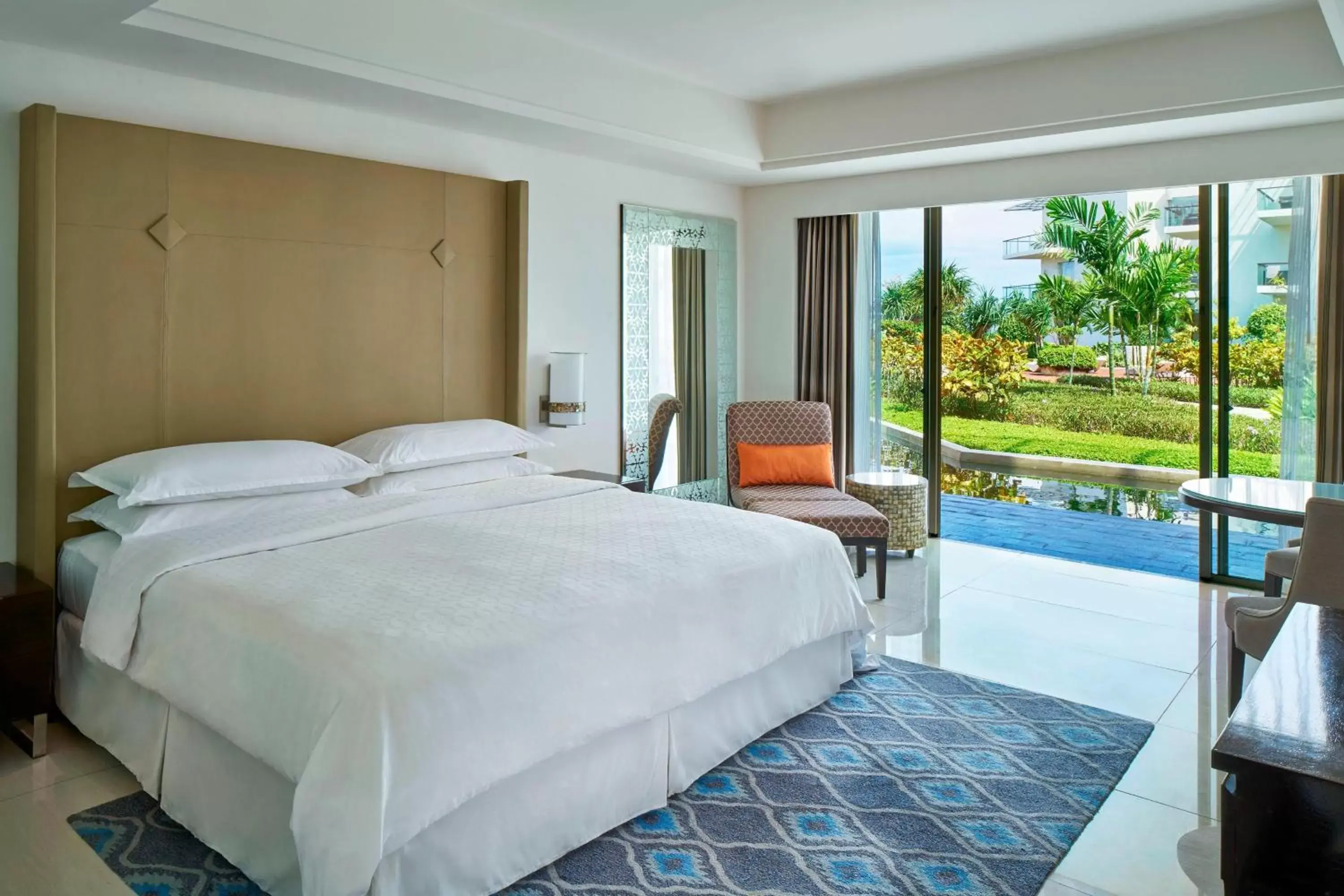 Photo of the whole room, Bed in Sheraton Bali Kuta Resort