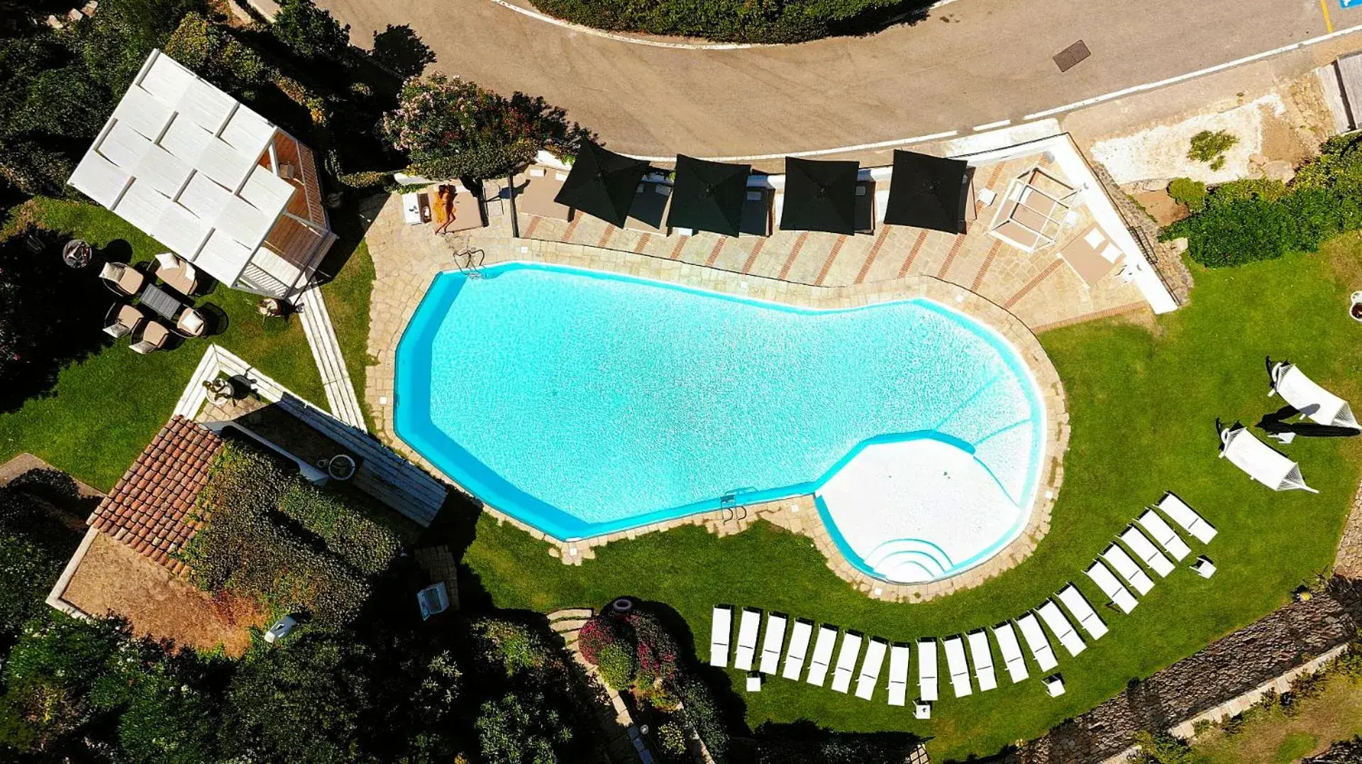 Bird's eye view, Pool View in Hotel Luci Di La Muntagna