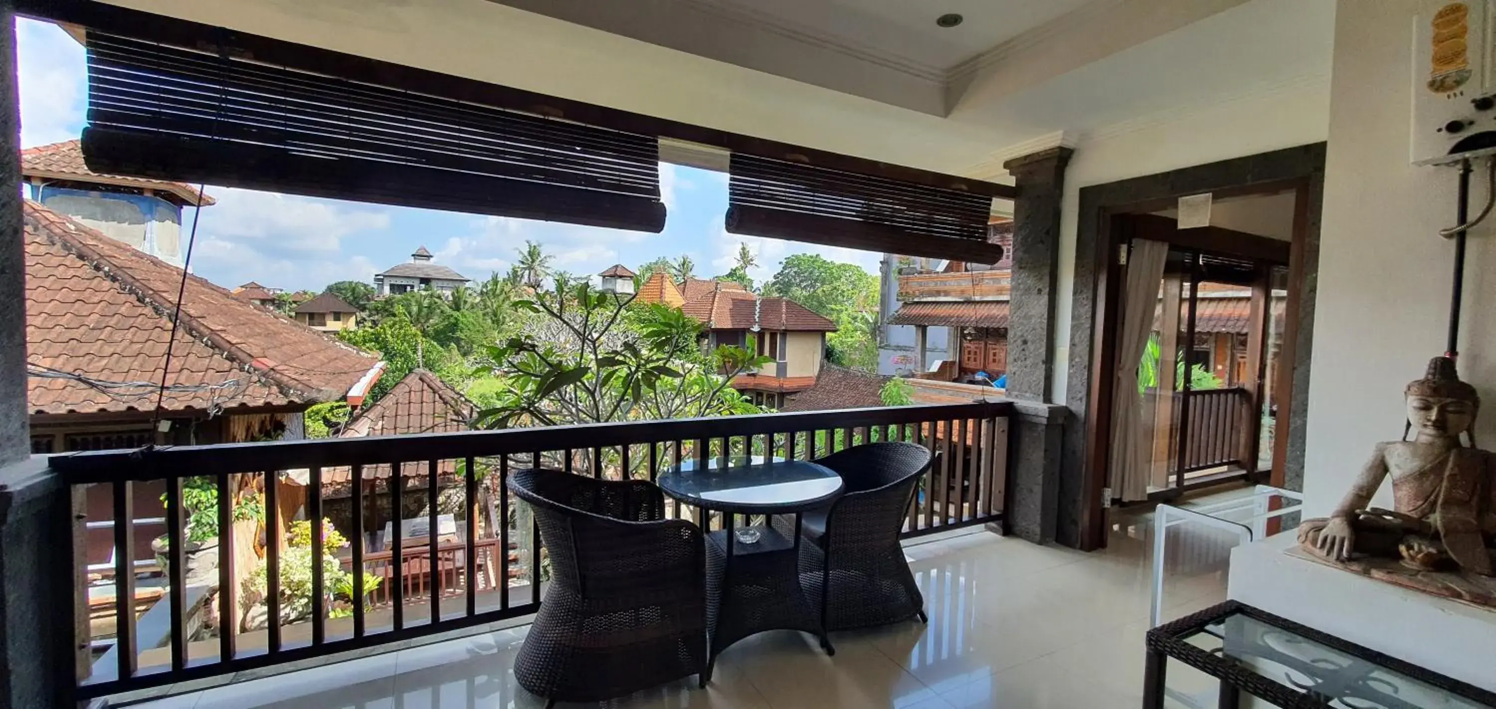 Balcony/Terrace in Kun Kun Guest House
