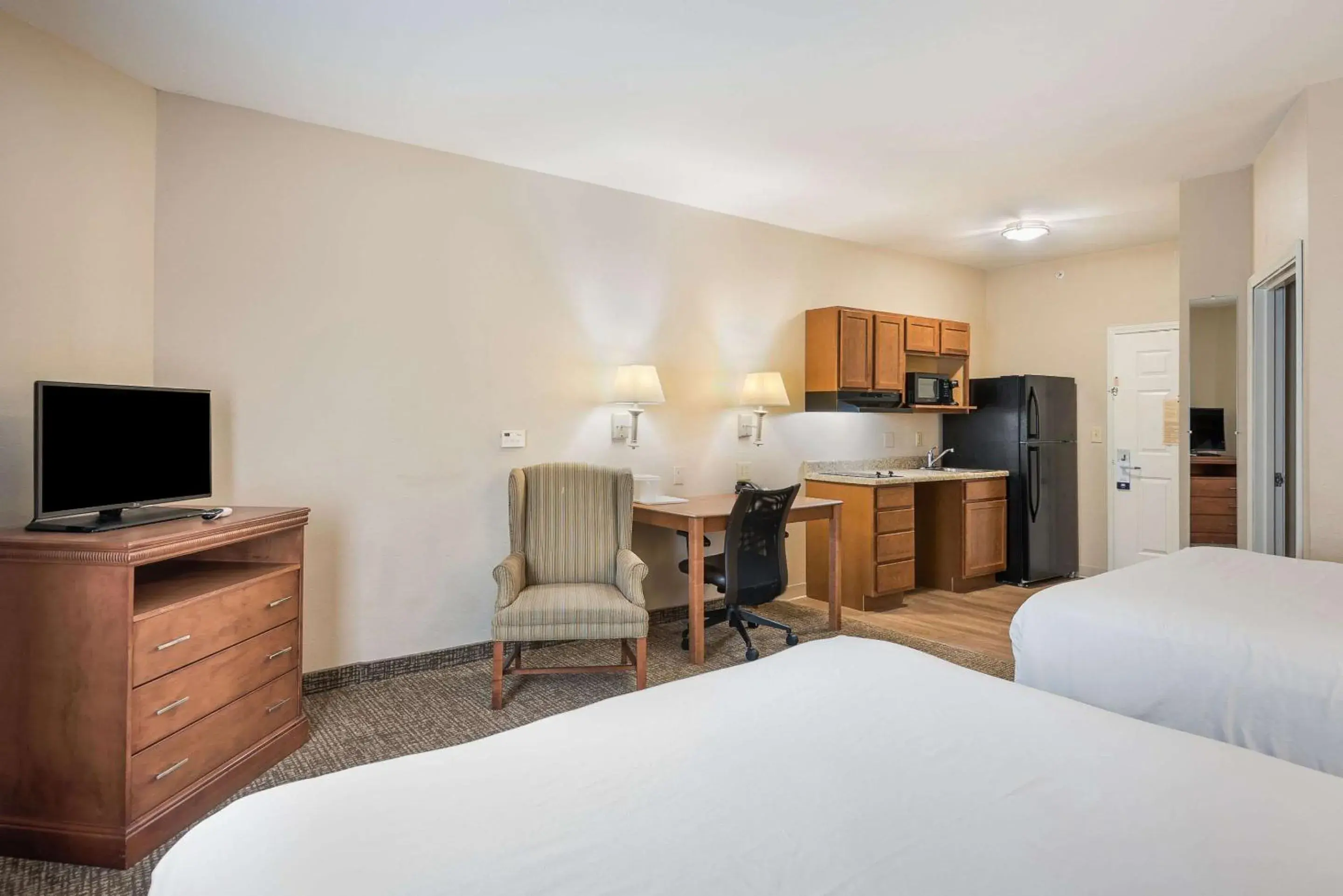 Bedroom, TV/Entertainment Center in Suburban Studios Waterloo