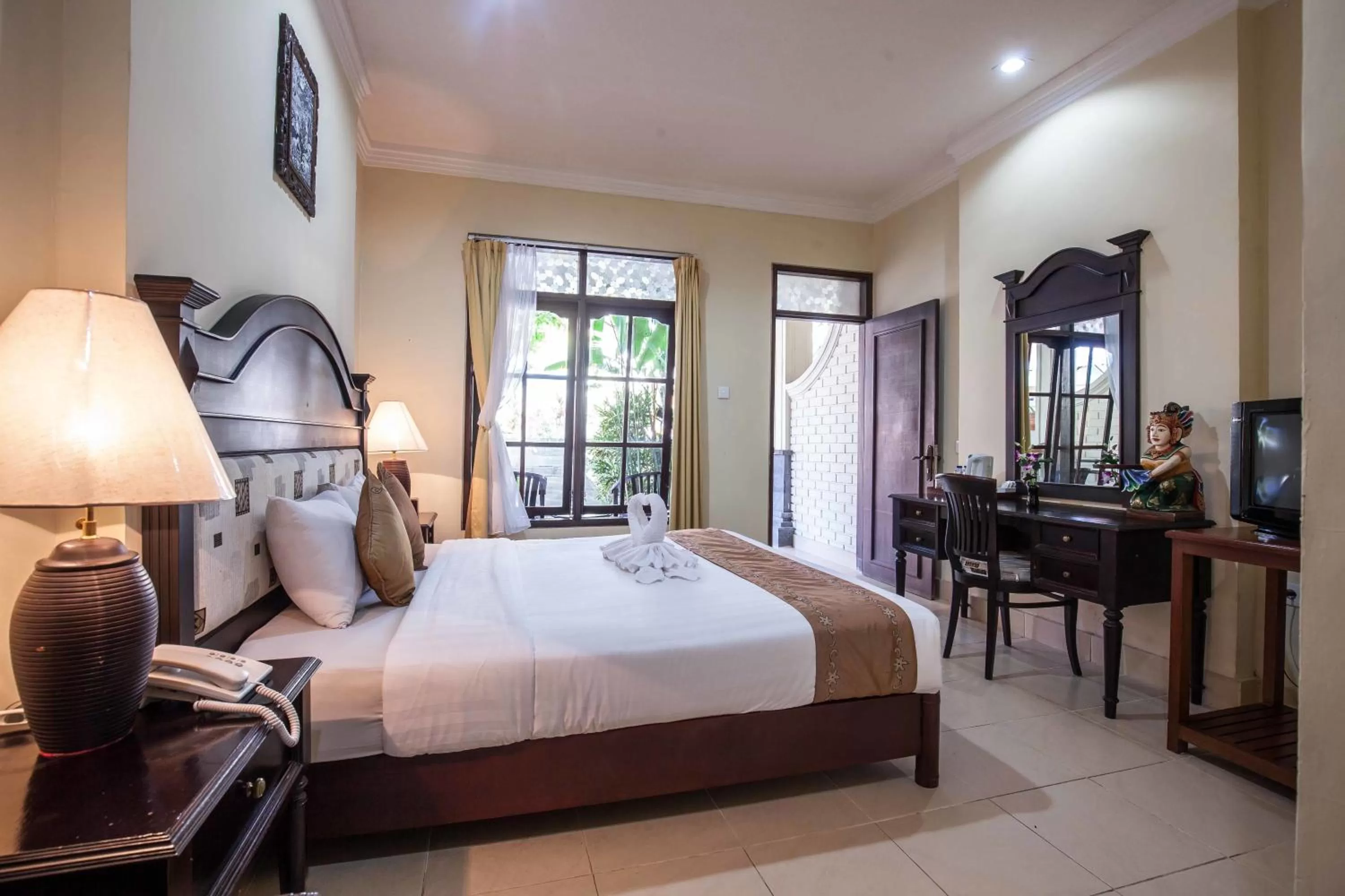 Bed in Vila Shanti Beach Front Hotel Sanur