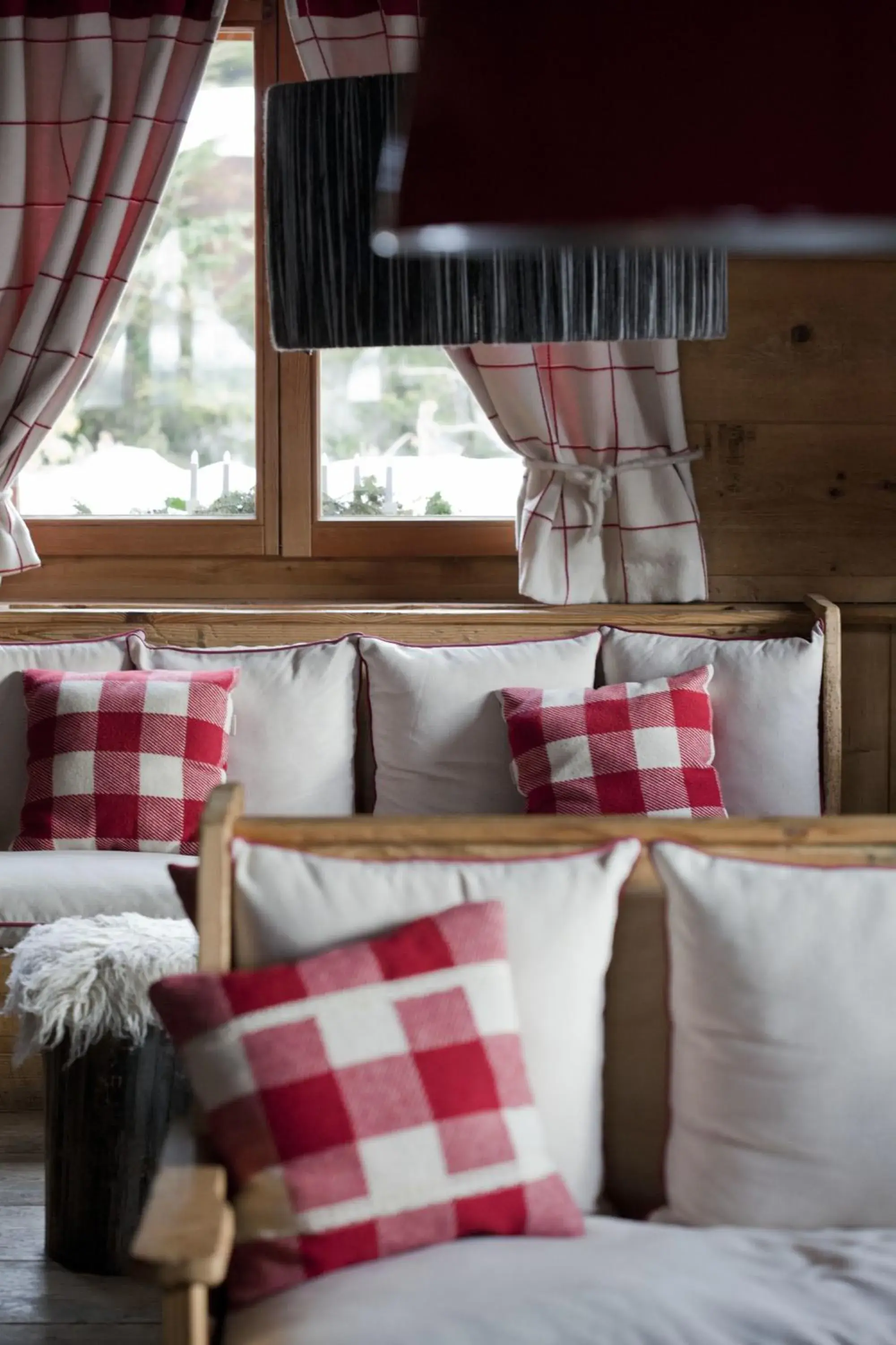 Bed, Seating Area in Hotel Chalet Svizzero