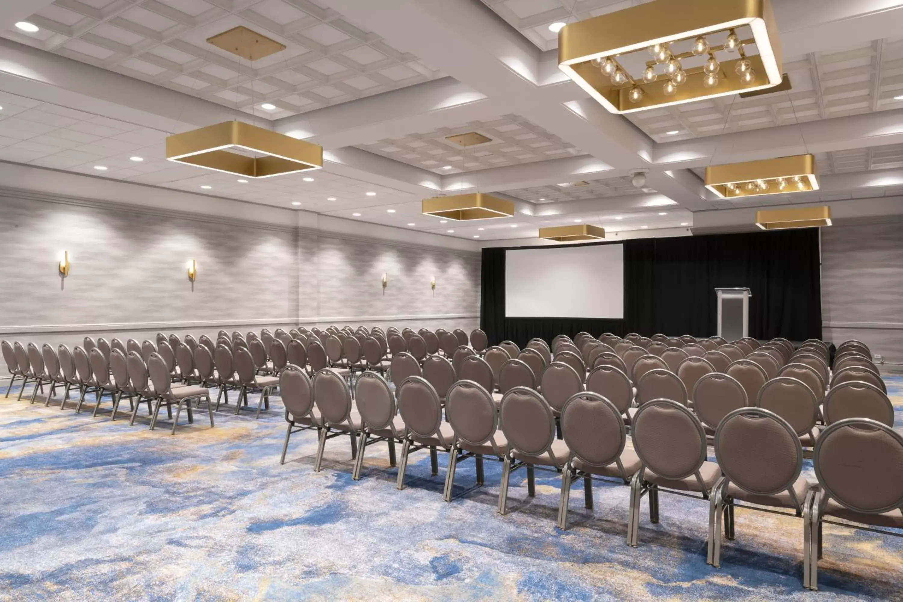 Meeting/conference room in voco - Chicago Downtown, an IHG Hotel