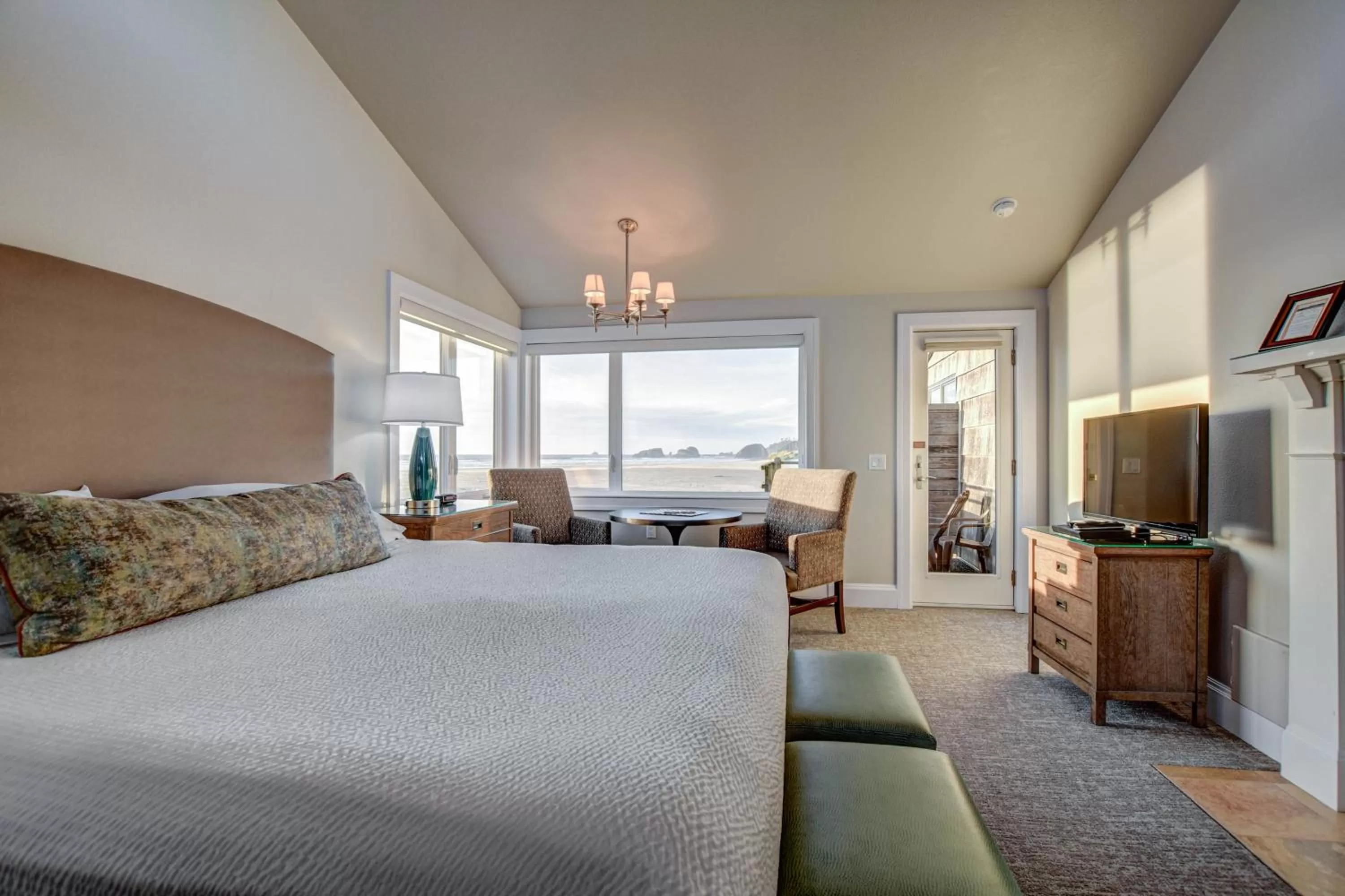 TV and multimedia, Bed in The Waves