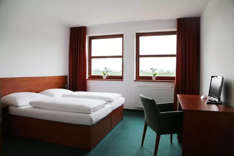 Day, Bed in Sporthotel Hostivice