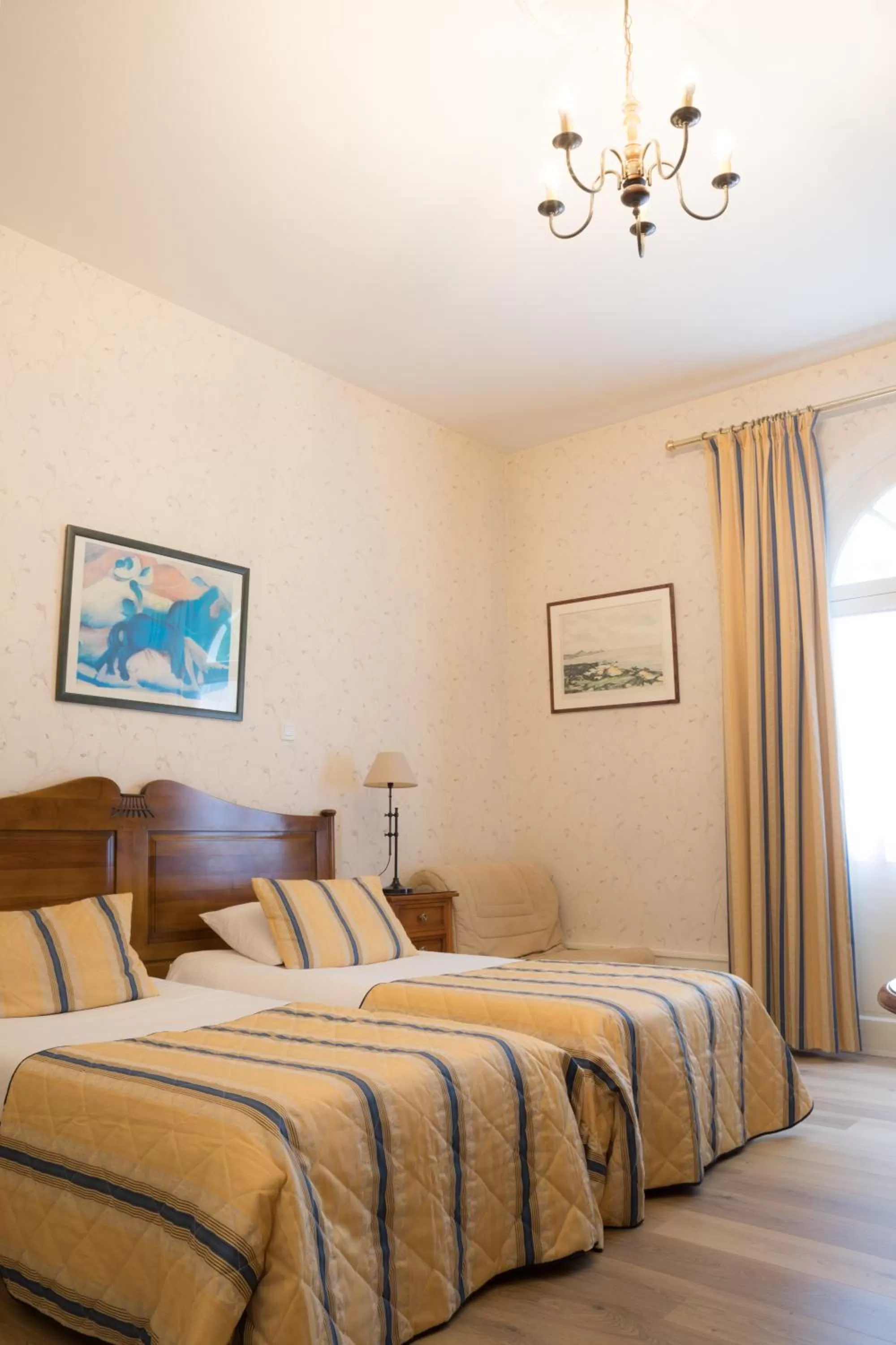 Bed in Hôtel Le Plantagenet