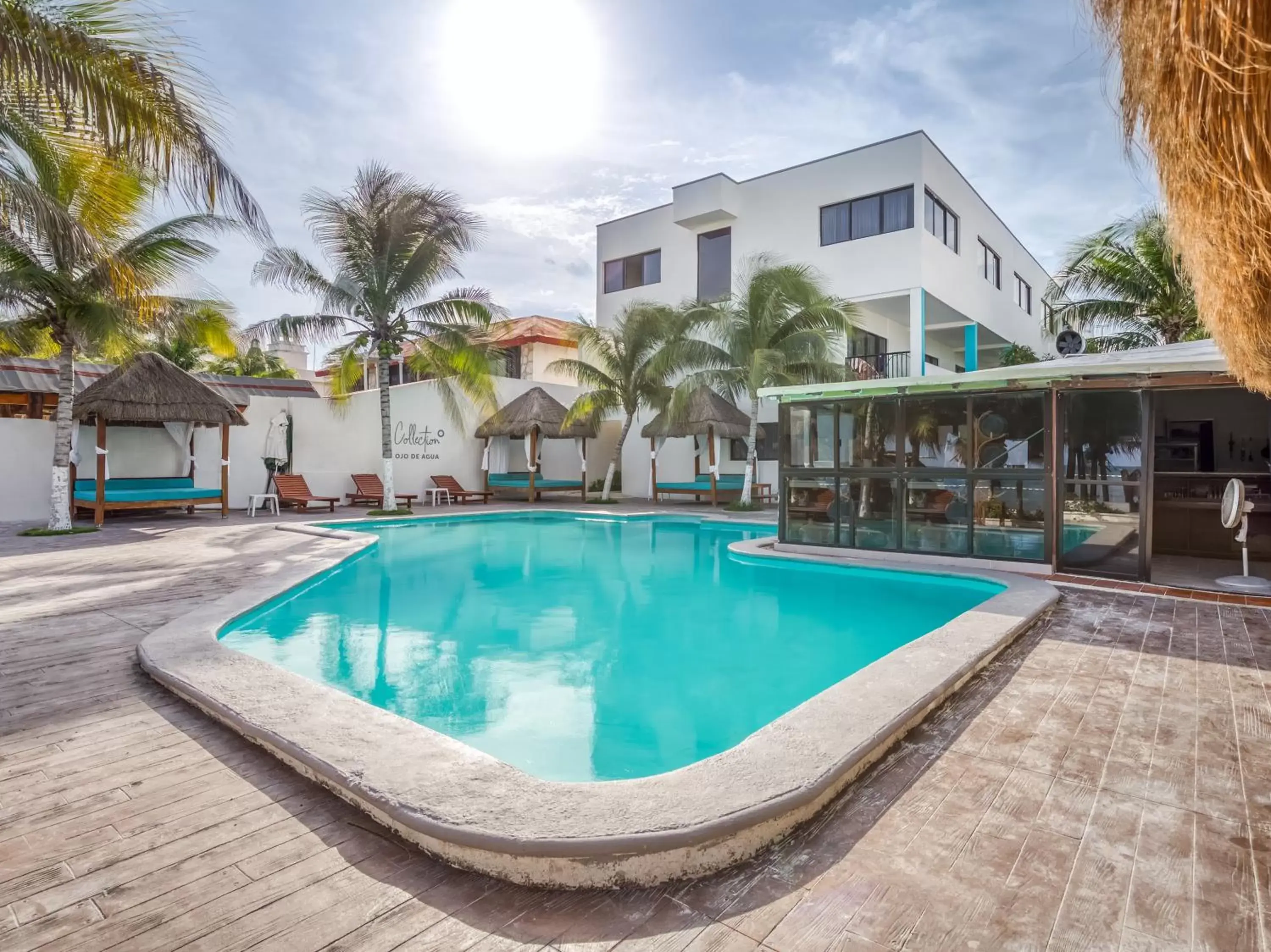 Swimming pool, Property Building in Hotel Ojo De Agua