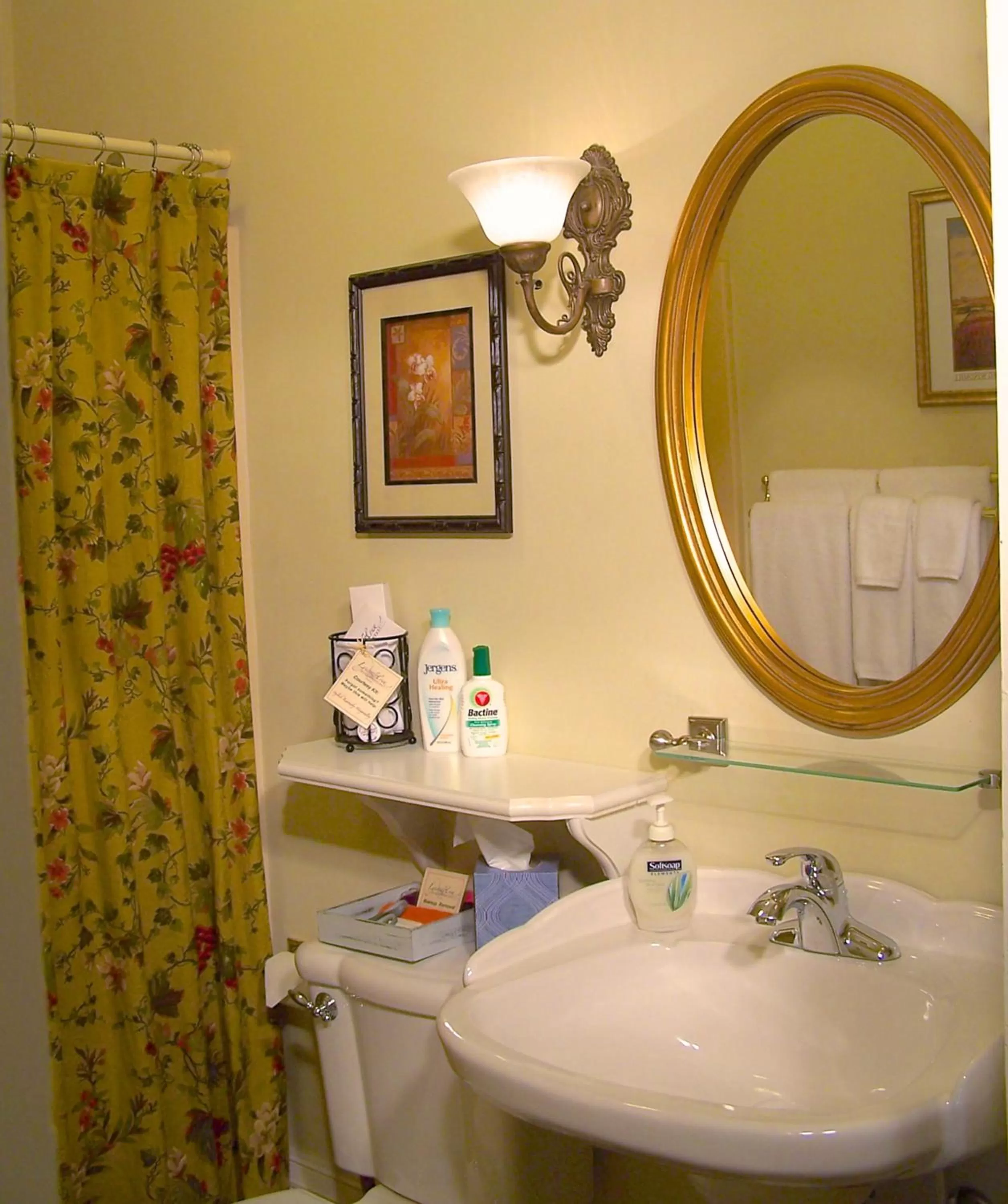 Bathroom in Lyndon House Bed & Breakfast
