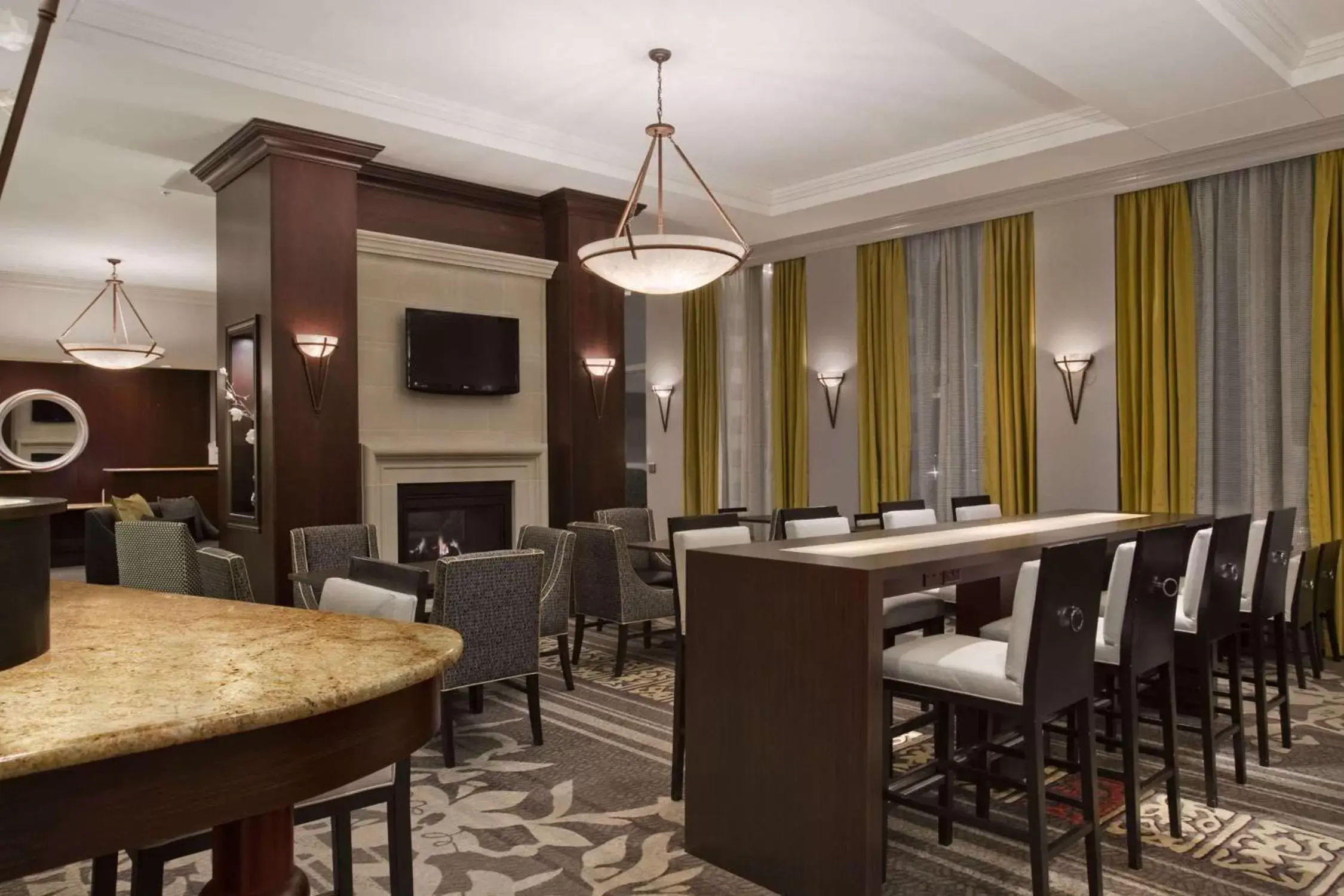 Property building, Lounge/Bar in Homewood Suites by Hilton Philadelphia-City Avenue