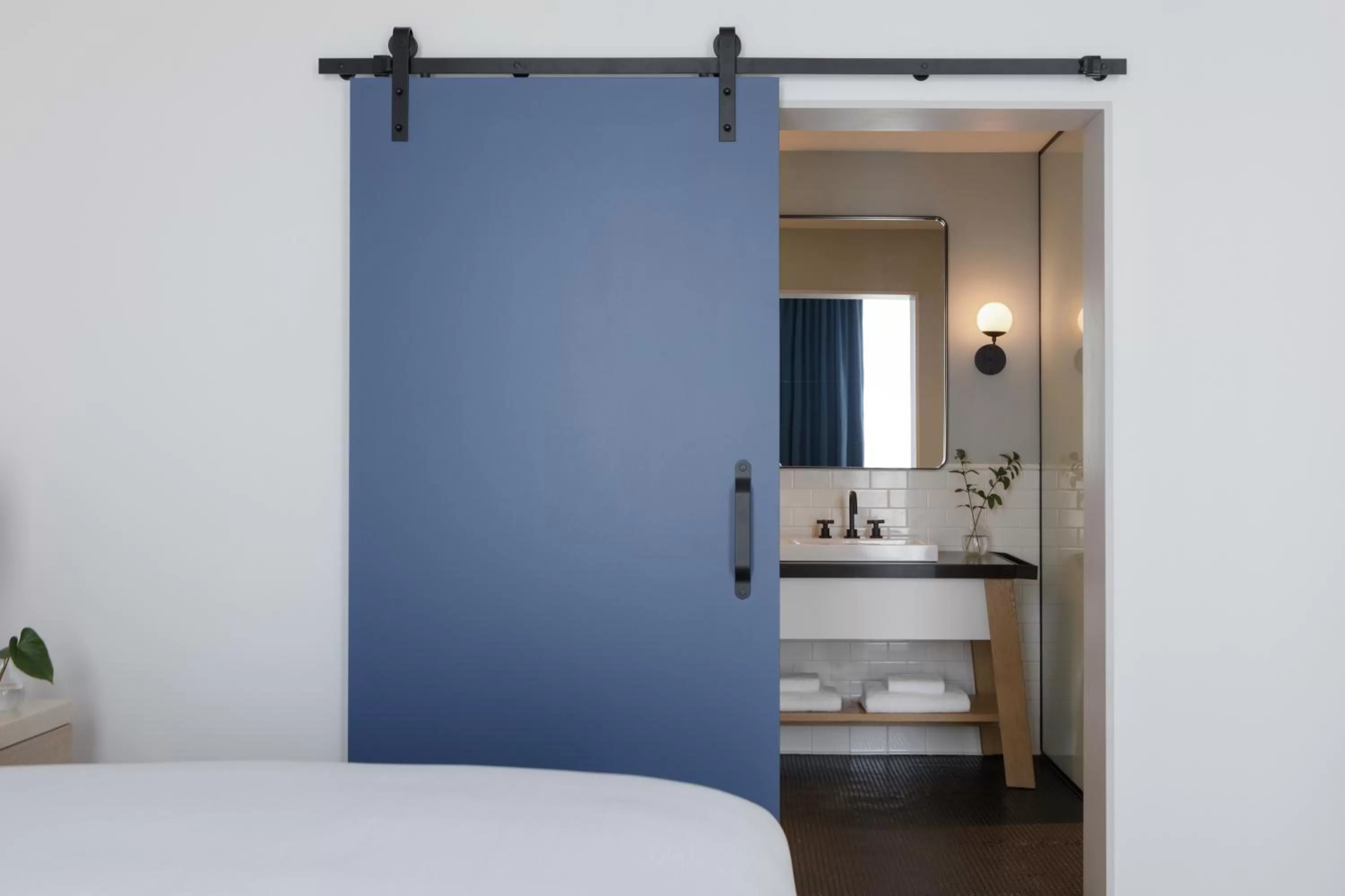 Photo of the whole room, Bed in Kimpton - Pittman Hotel by IHG