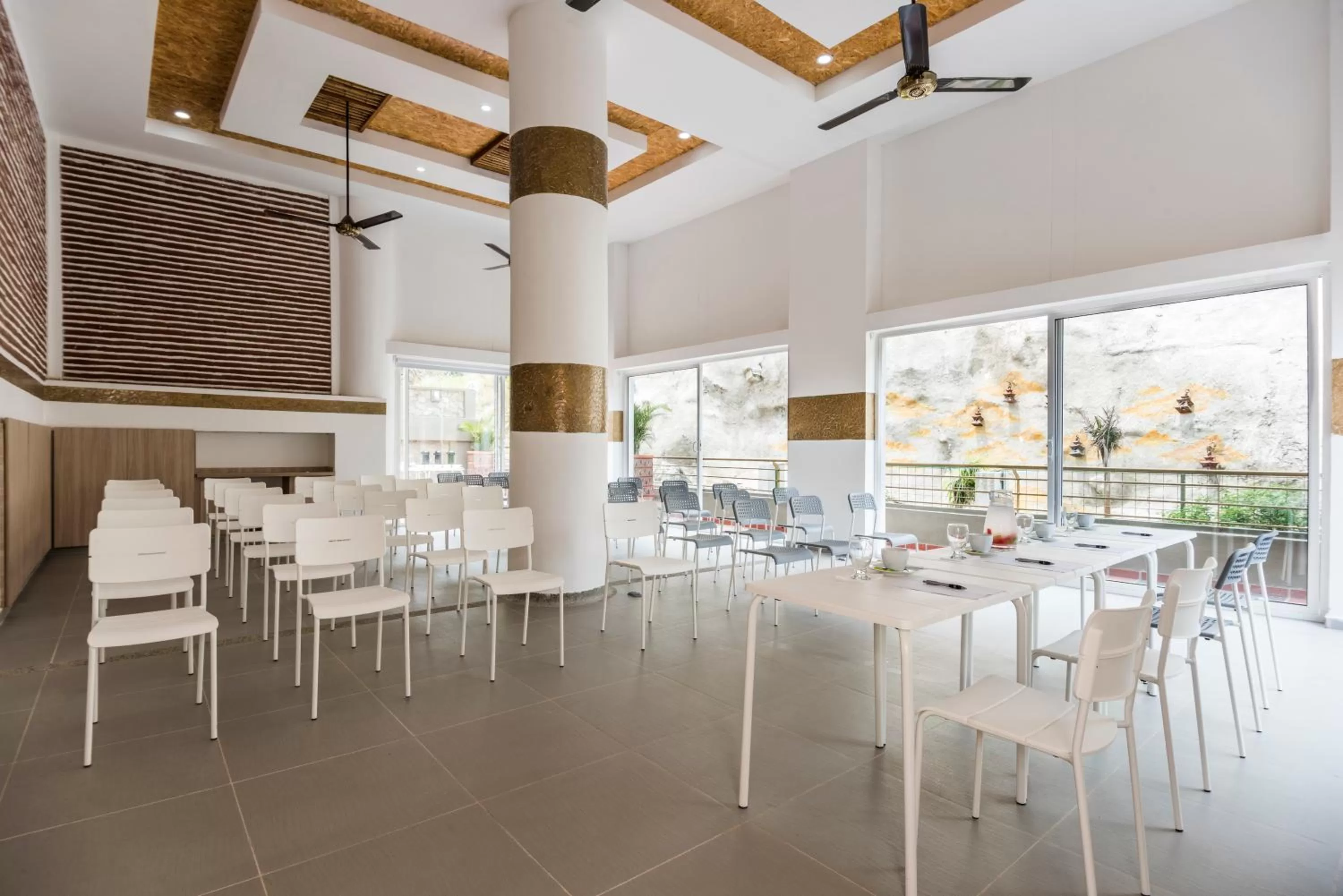 Meeting/conference room in Terrazas Tayrona Travelers Apartamentos y Suites