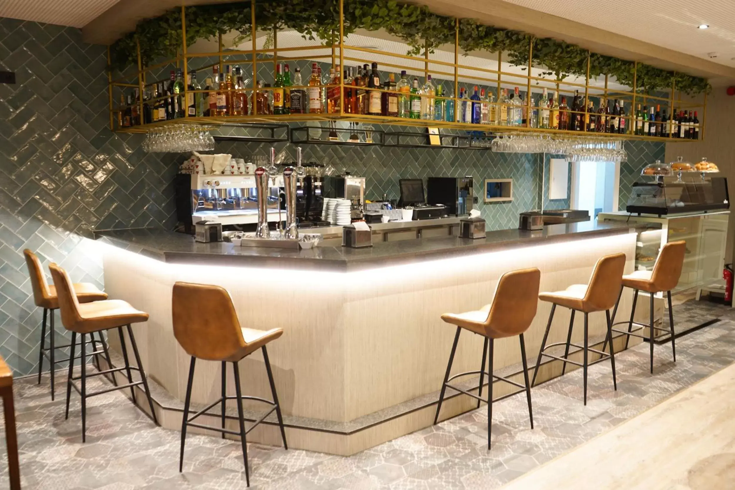 Lounge or bar, Lounge/Bar in Hotel Sercotel Doña Carmela