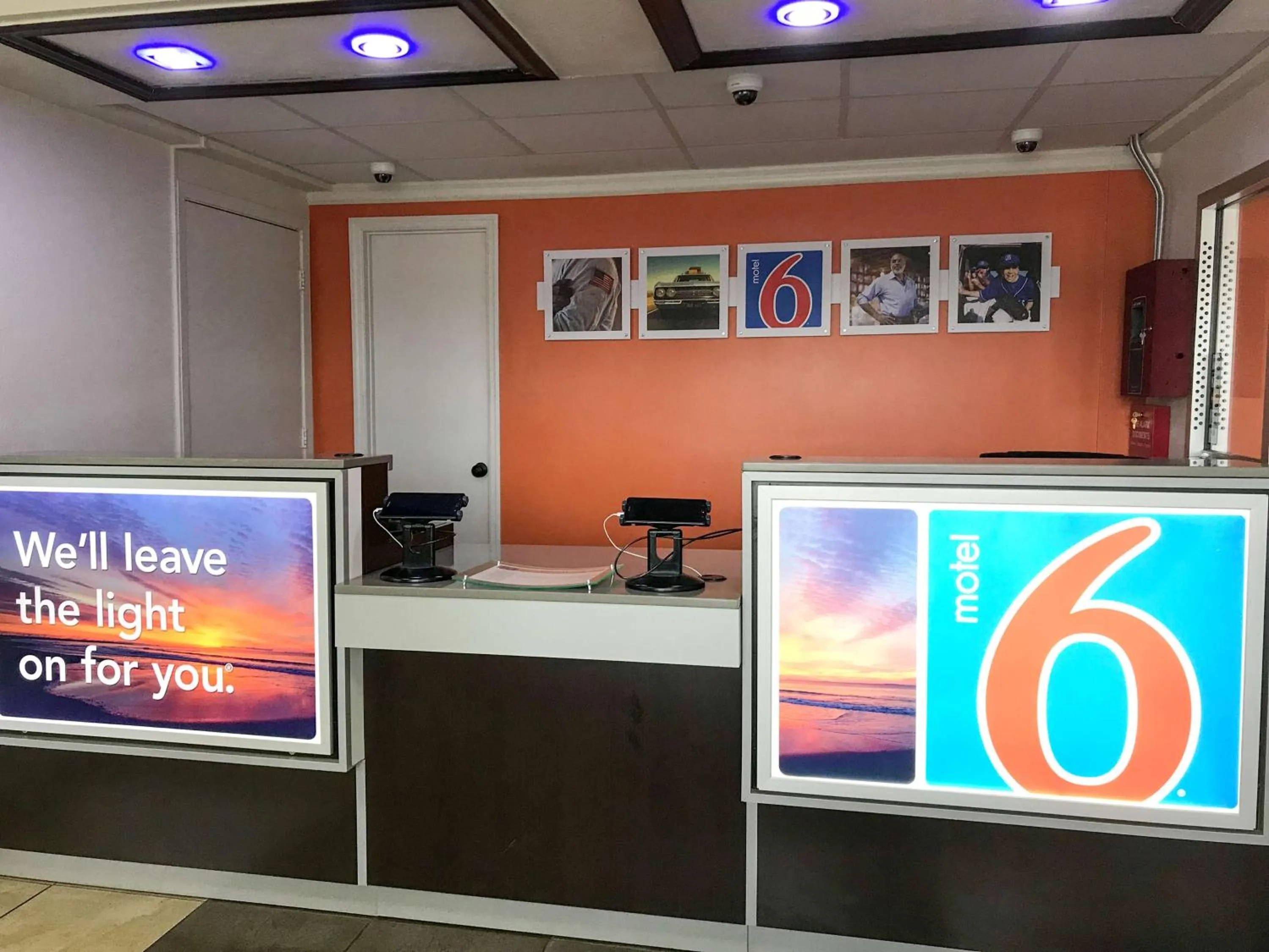 Lobby or reception in Motel 6-Anniston, AL