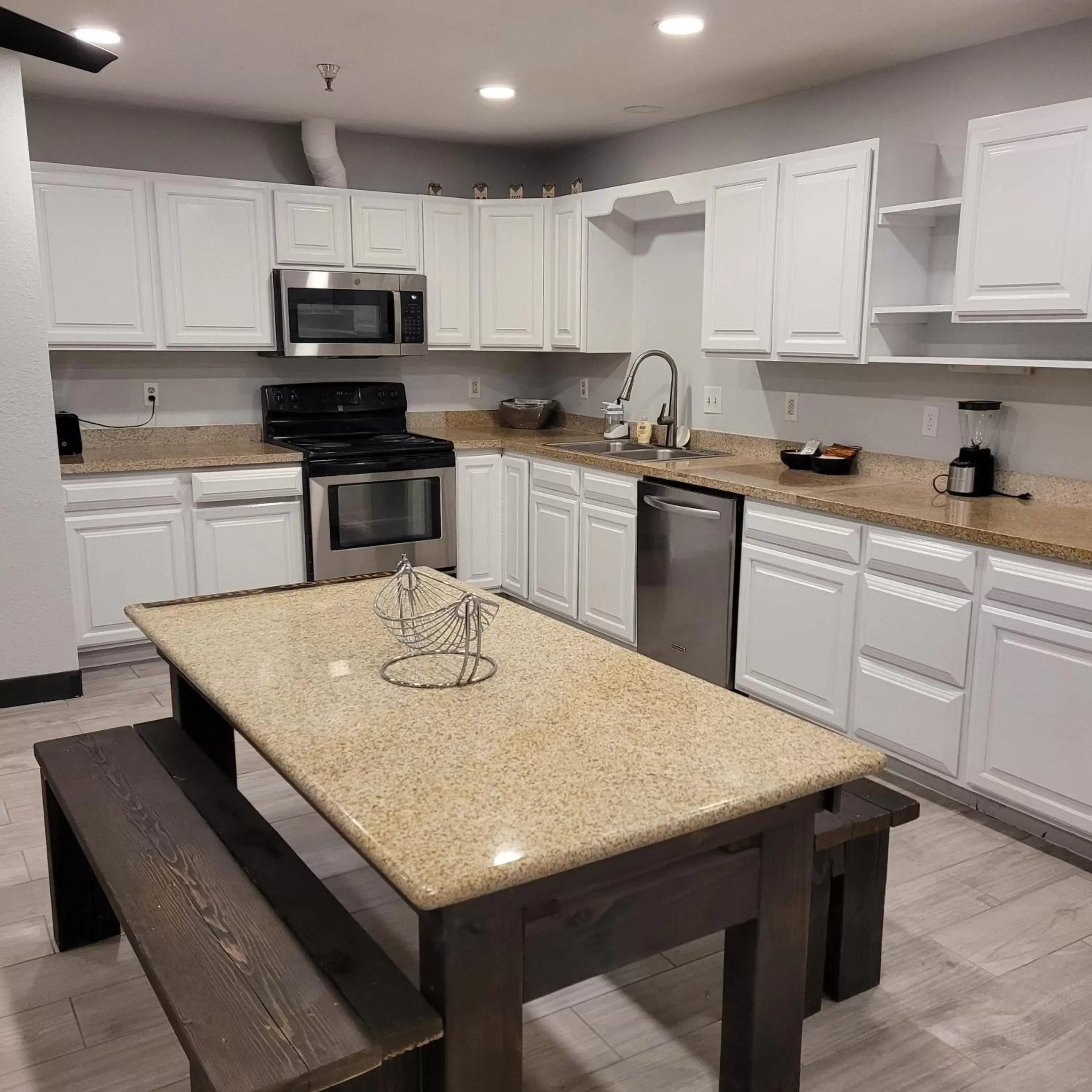 Kitchen/Kitchenette in Pinetop Studio Suites