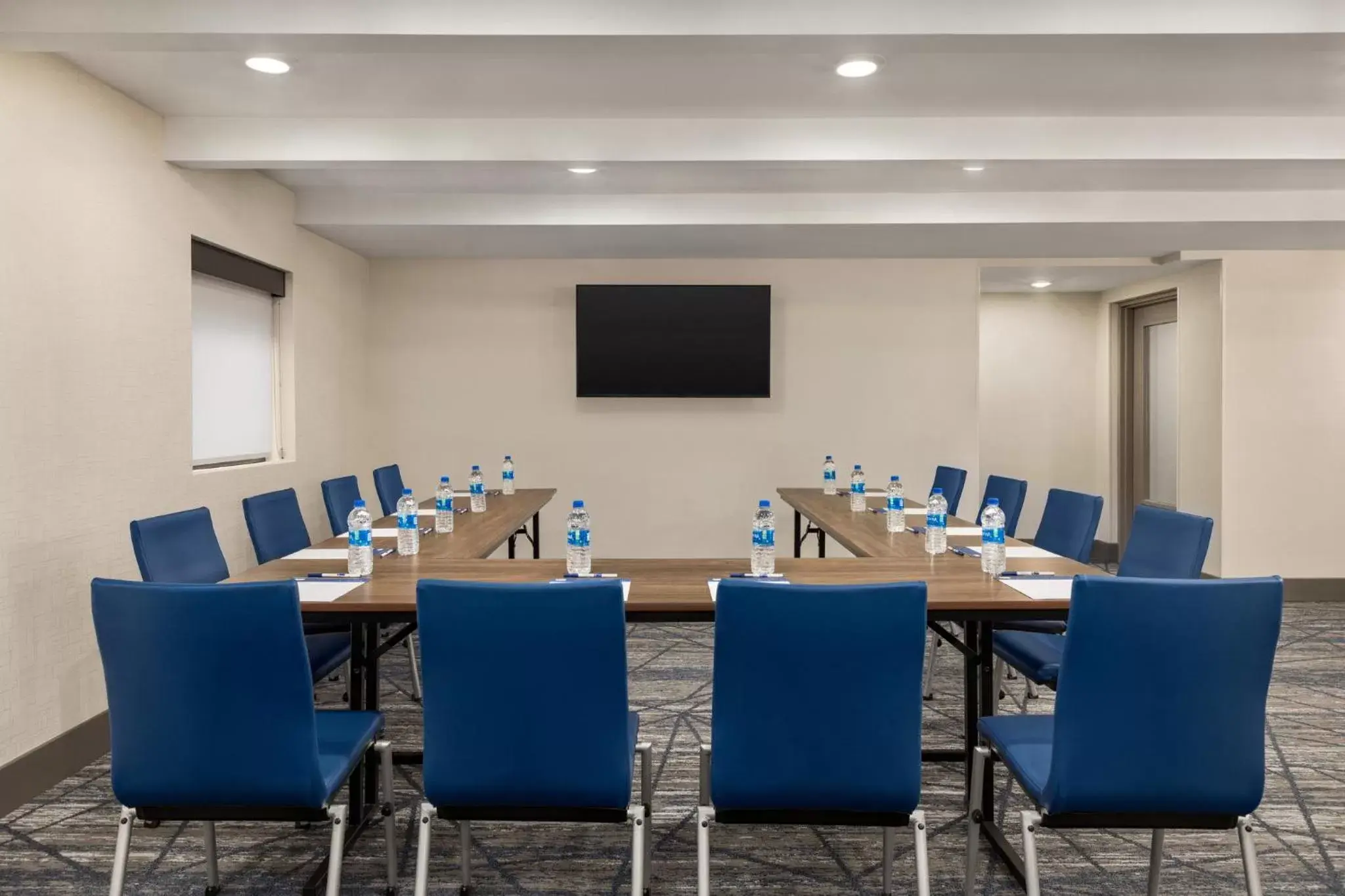 Meeting/conference room in Holiday Inn Express & Suites Evansville Downtown, an IHG Hotel