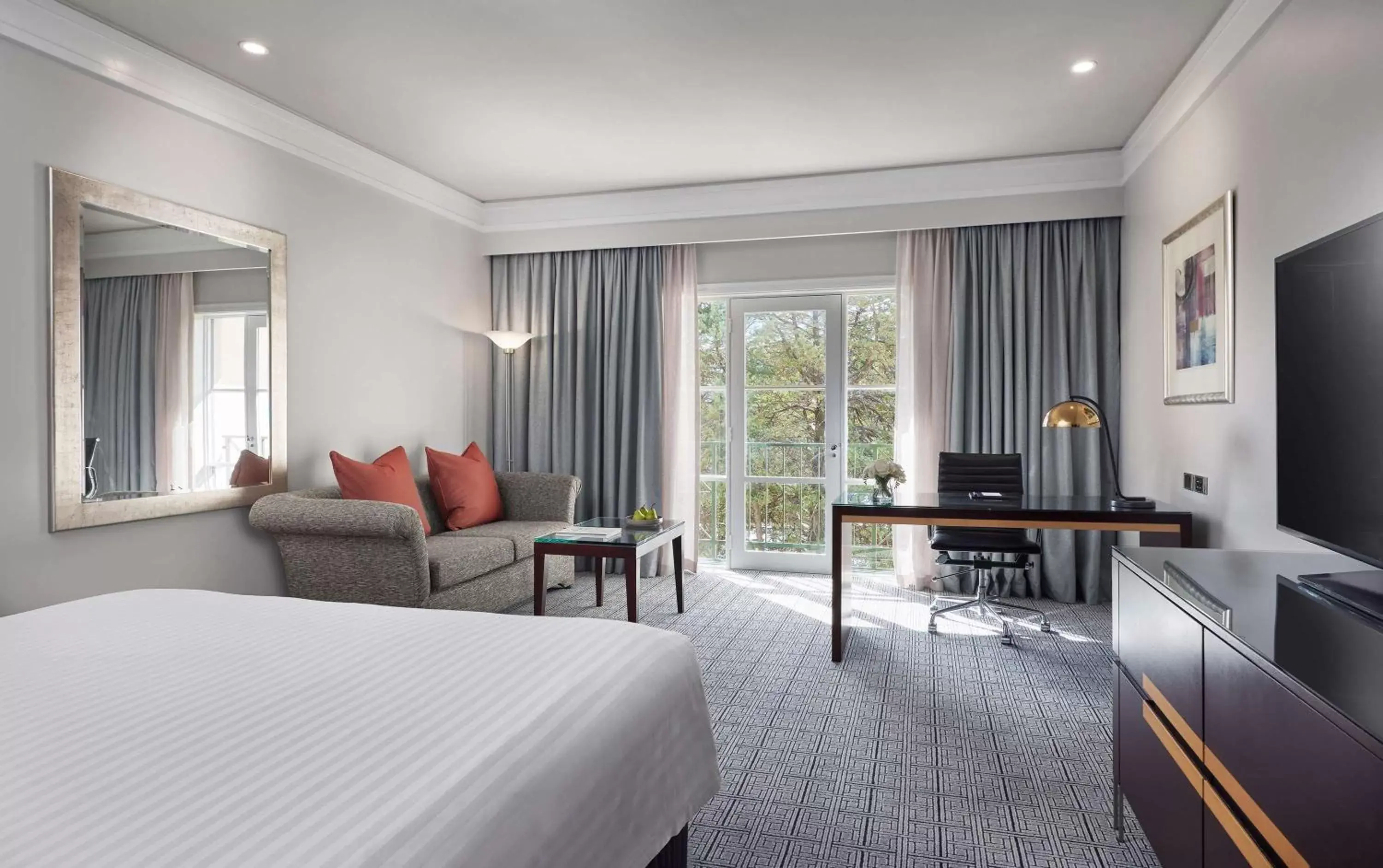Bedroom, Seating Area in Hyatt Hotel Canberra - A Park Hyatt Hotel