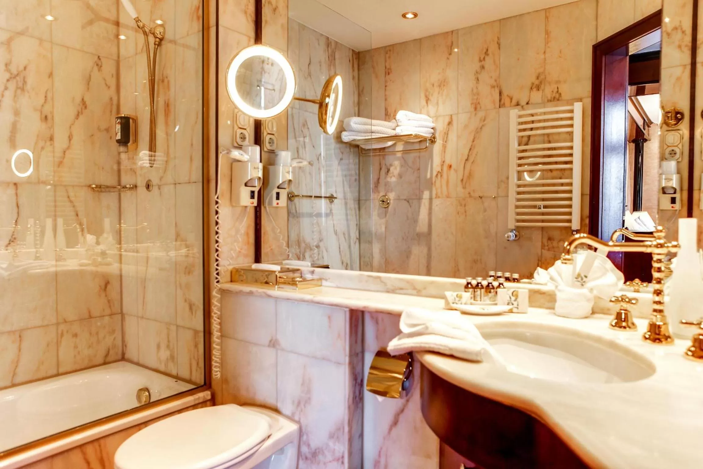 Bathroom in SEETELHOTEL Ahlbecker Hof das elegante Traditionshotel & ruhiger Rückzugsort an der Ostsee