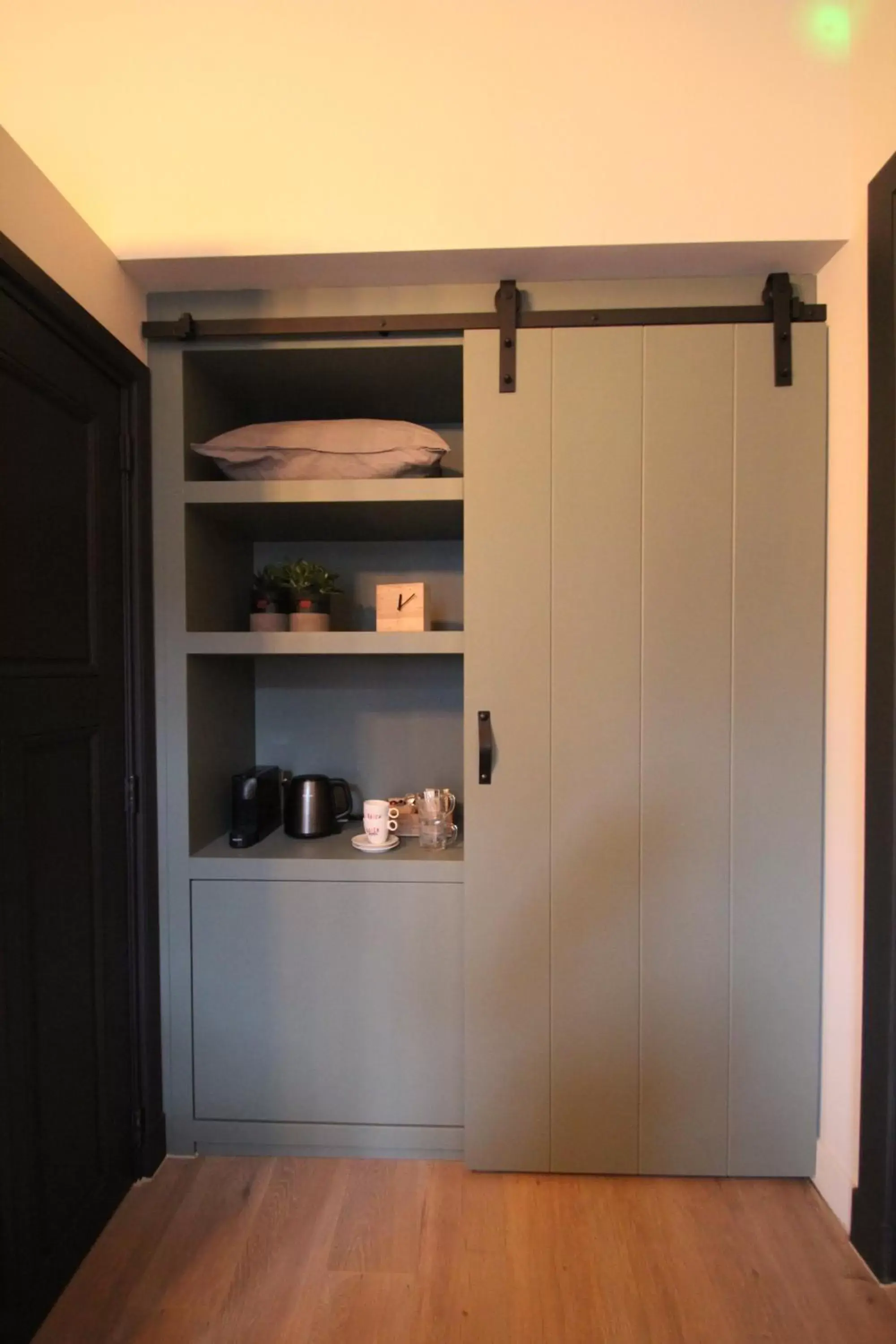 Deluxe Double Room with Balcony in Het Spoorhuis Uithoorn Deluxe Double Room with Balcony in Het Spoorhuis Uithoorn