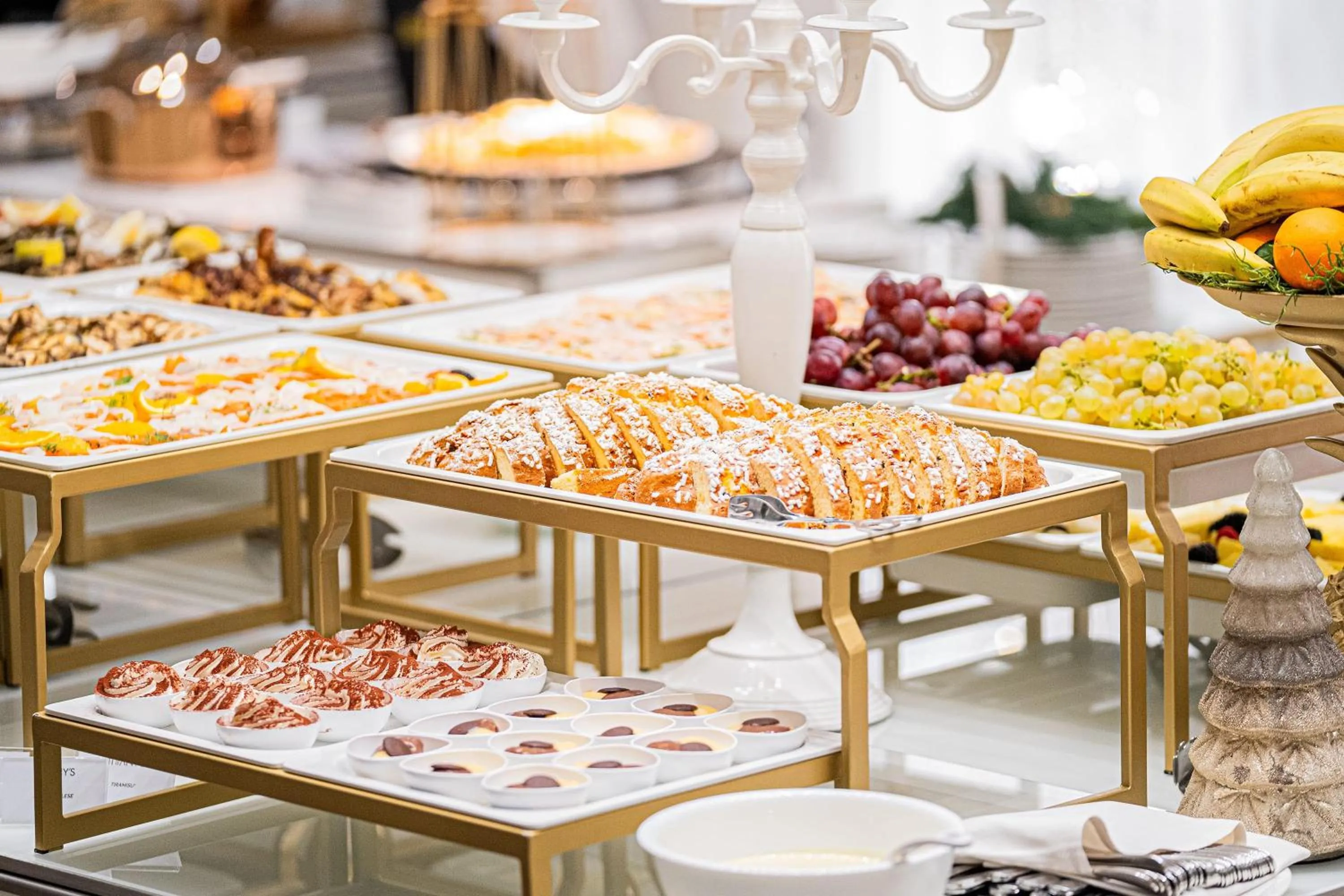 Restaurant/places to eat in Hotel Tiffany's