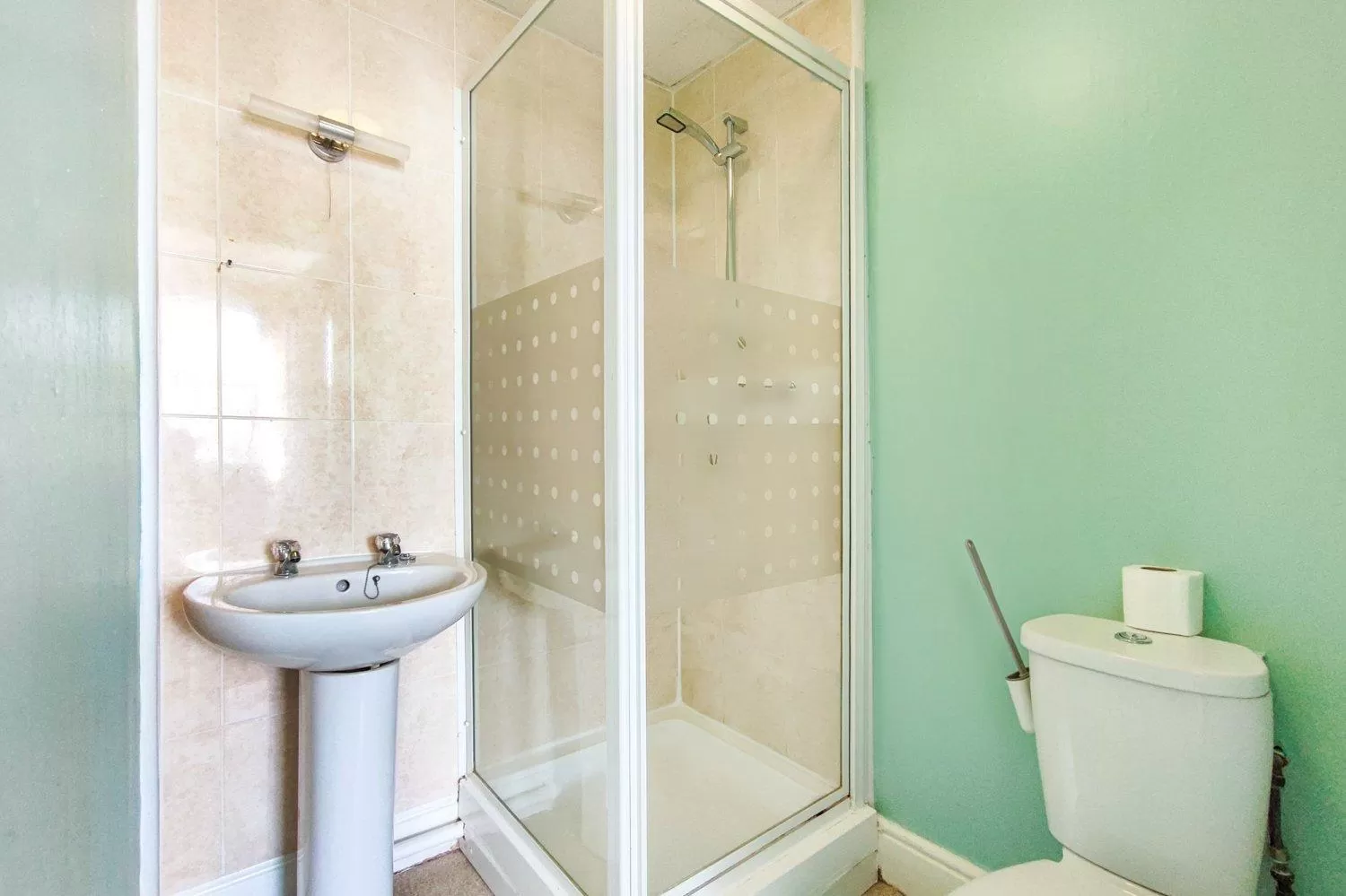 Shower in Guest House @ The Bear