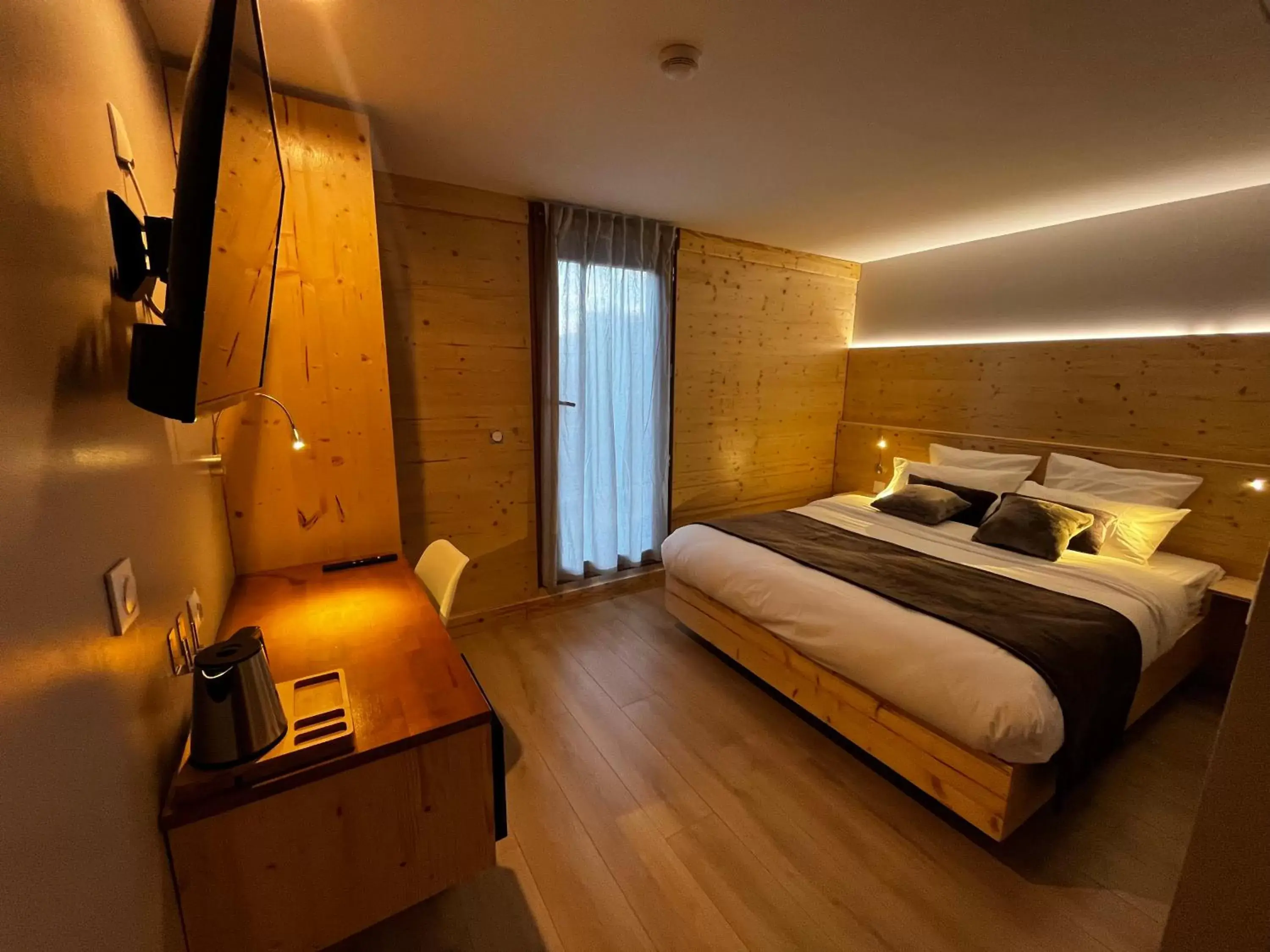 TV and multimedia, Bed in 9WAGRAM Hotel Boutique