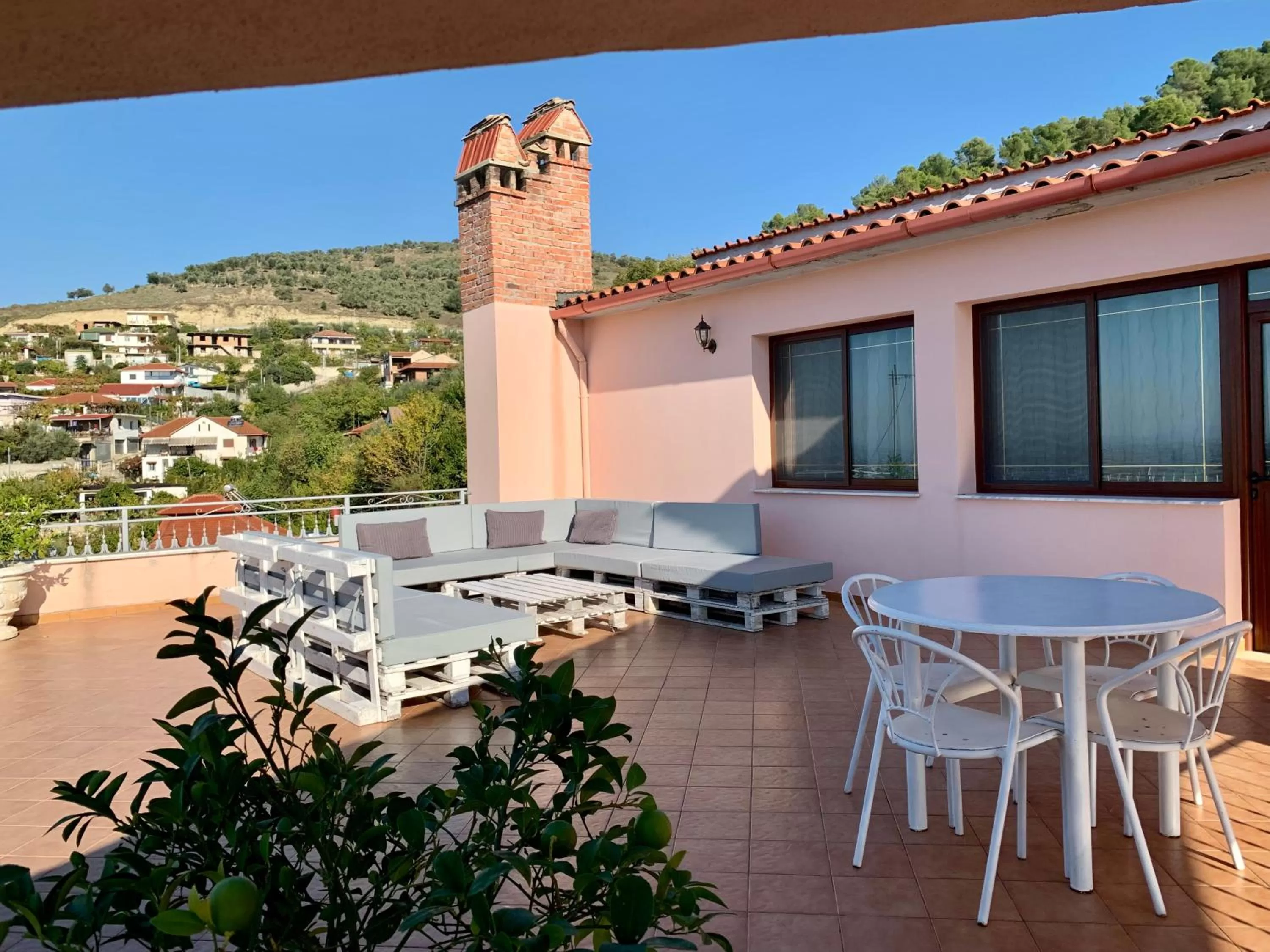 Balcony/Terrace in Guesthouse Villa Rosa Berat
