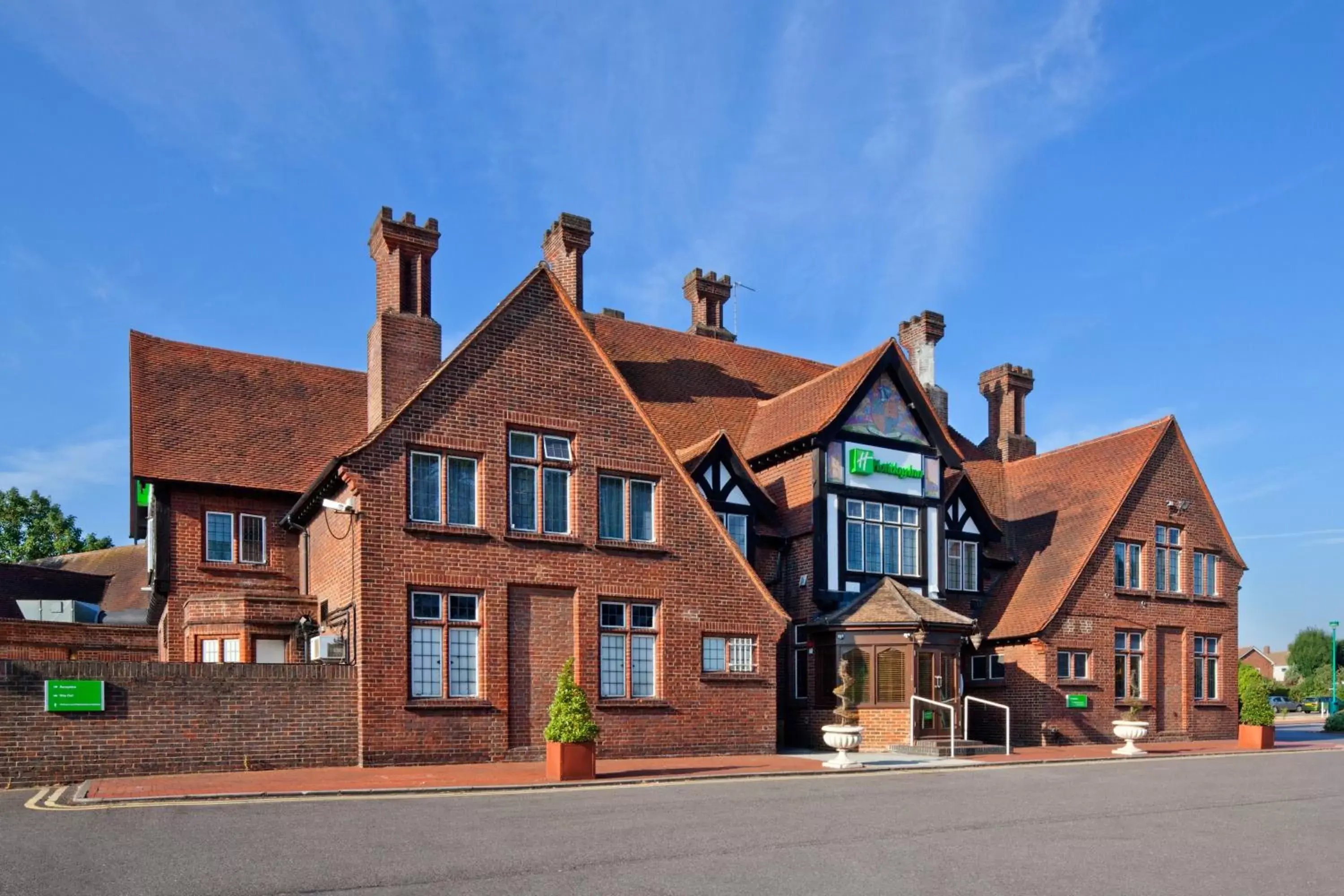 Property Building in Holiday Inn London-Bexley, an IHG Hotel