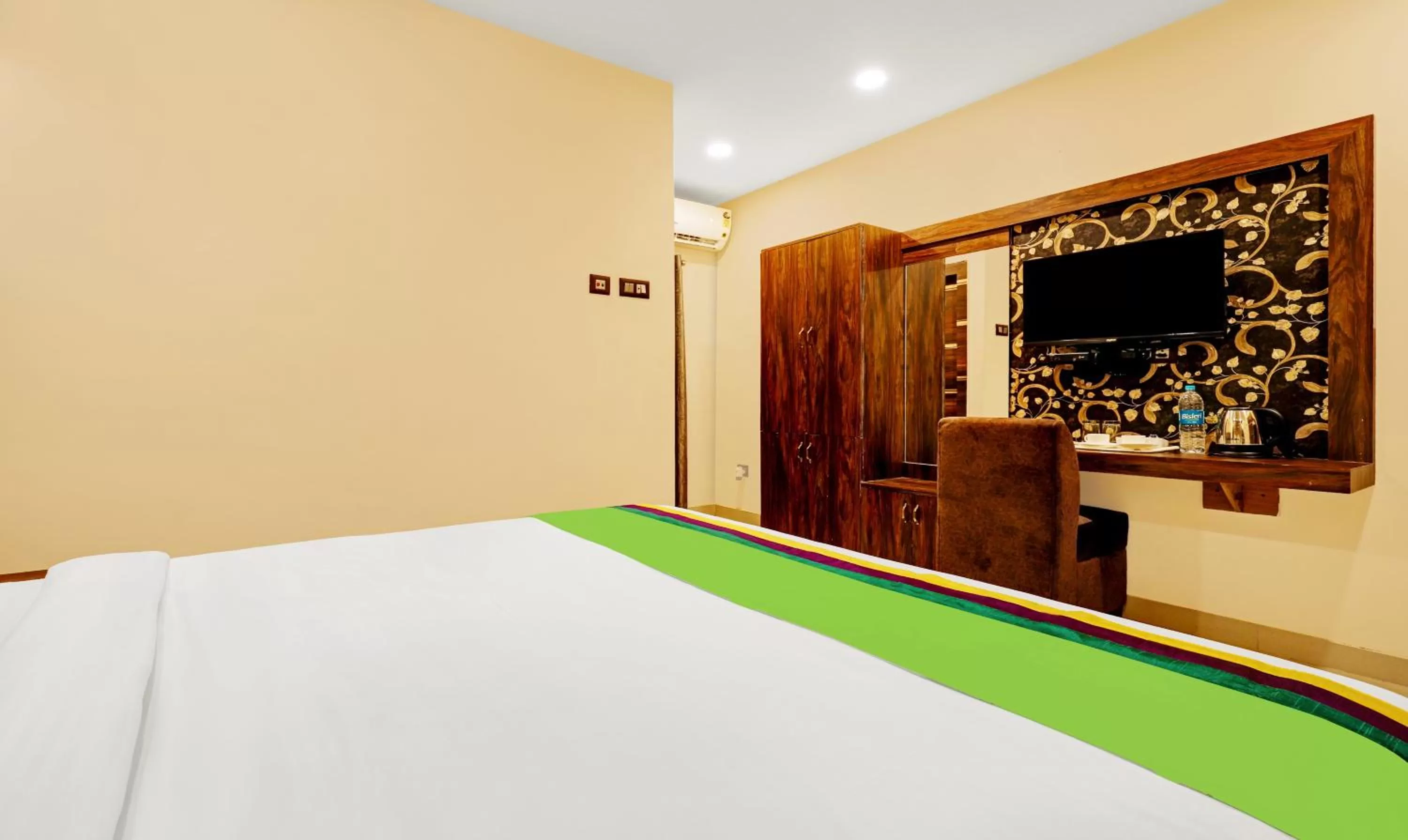 Bedroom, Bed in Treebo Spring Brook