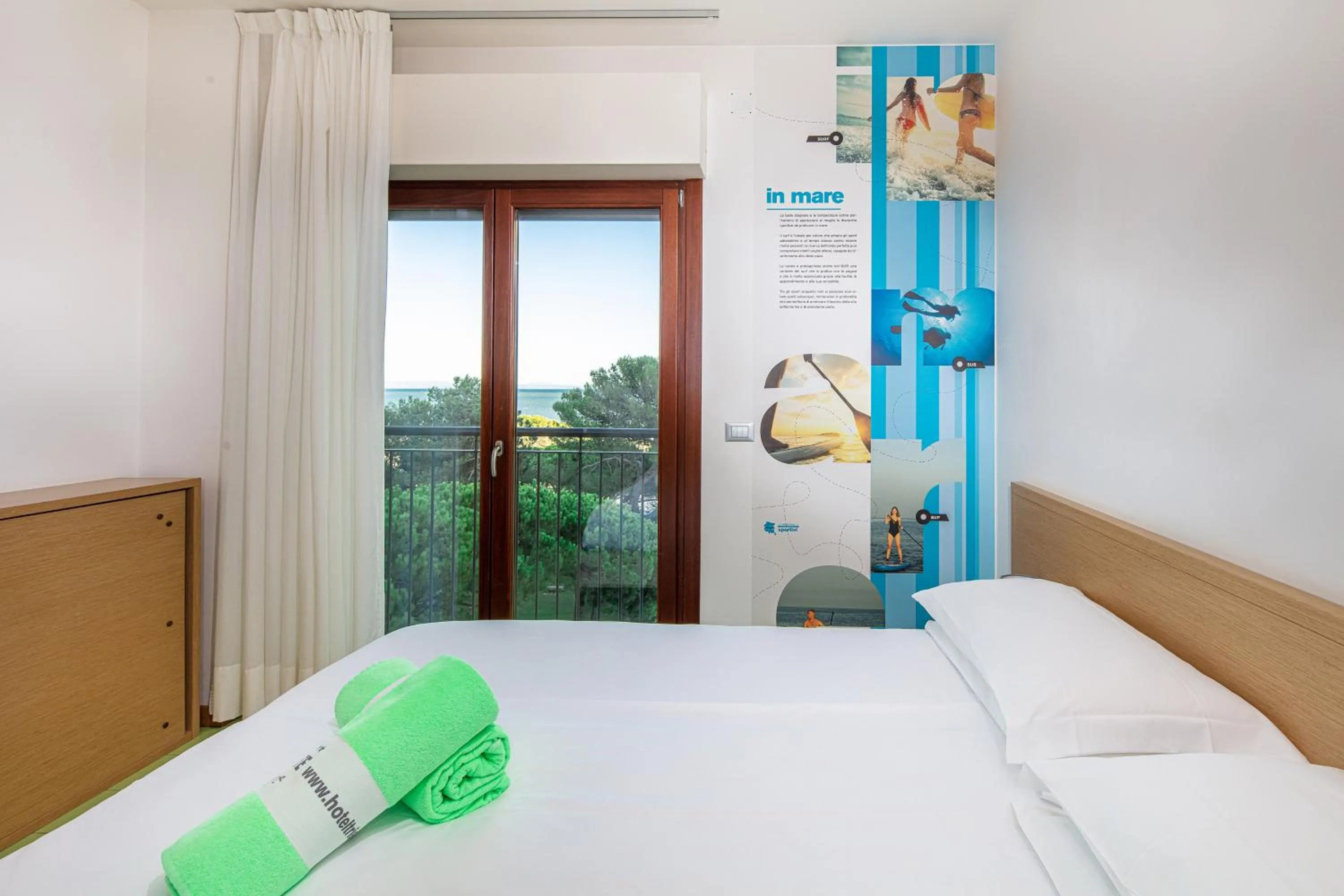 View (from property/room), Bed in Hotel Trieste Mare