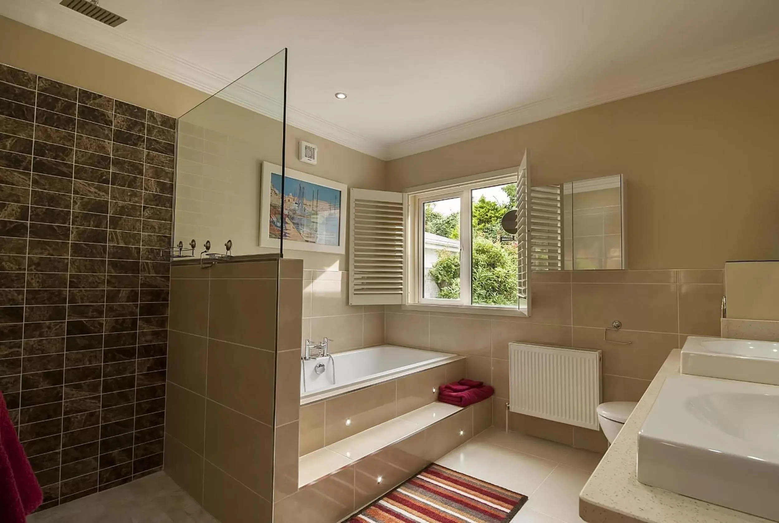 Bathroom in Sea Breeze Lodge B&B Galway